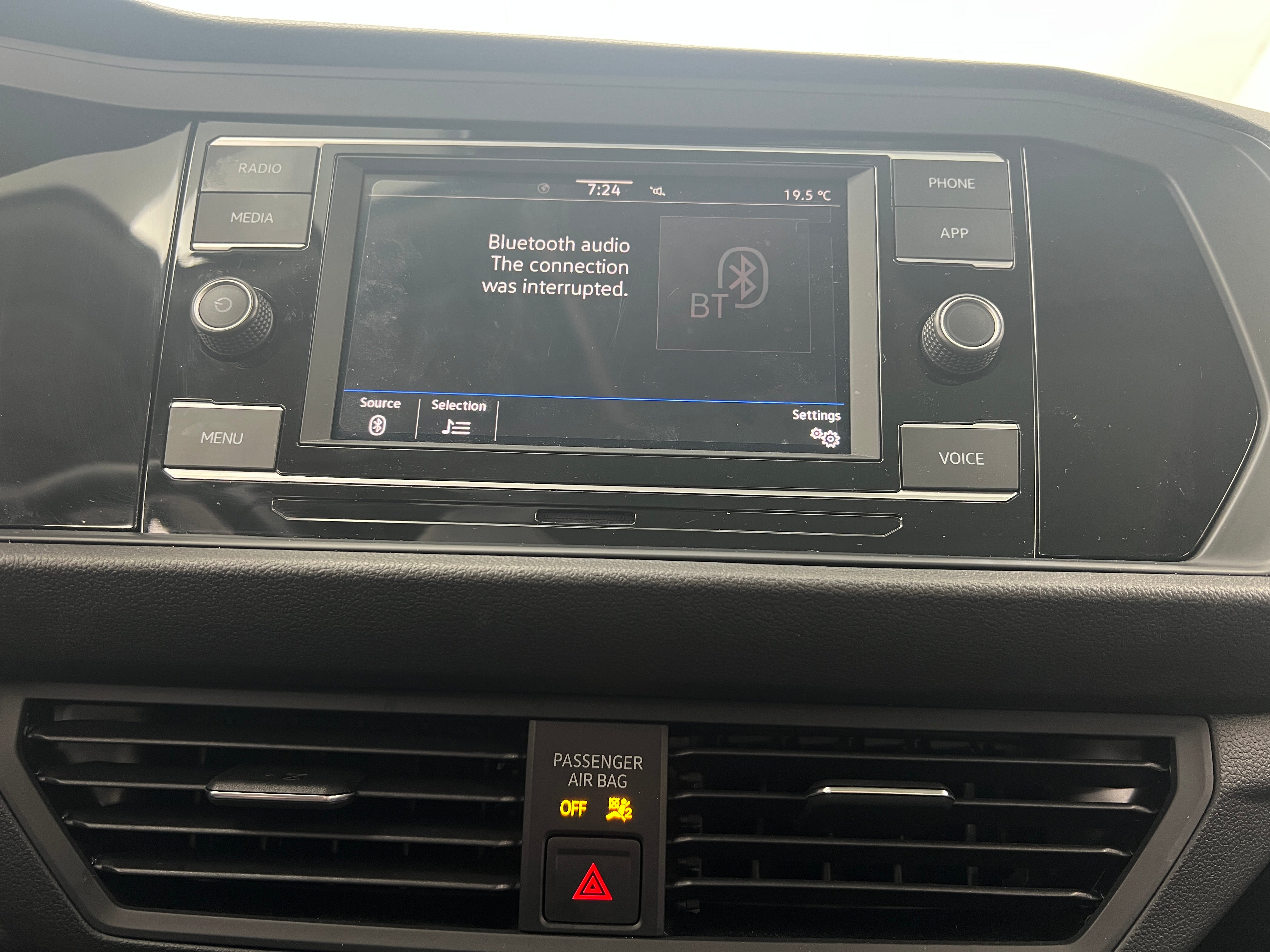 2023 Volkswagen Jetta SE 3