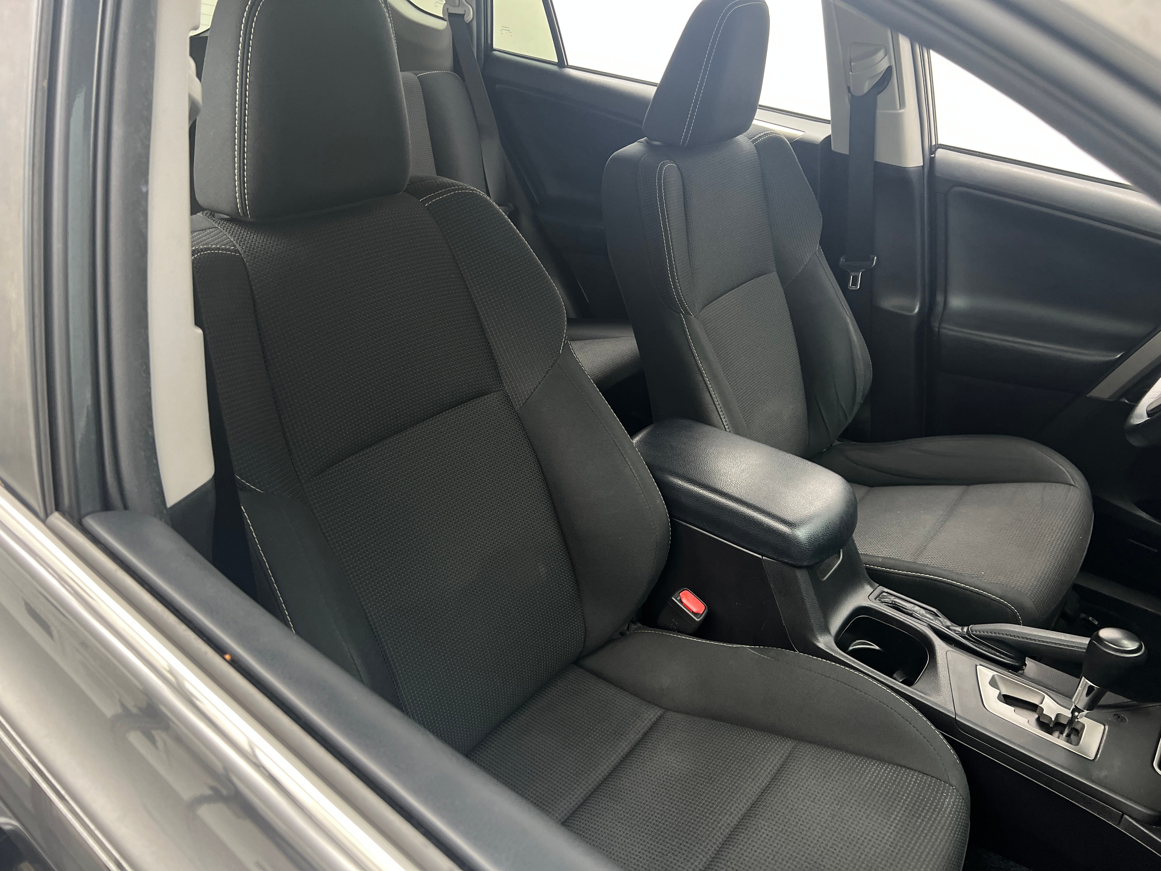 2018 Toyota RAV4 XLE 2