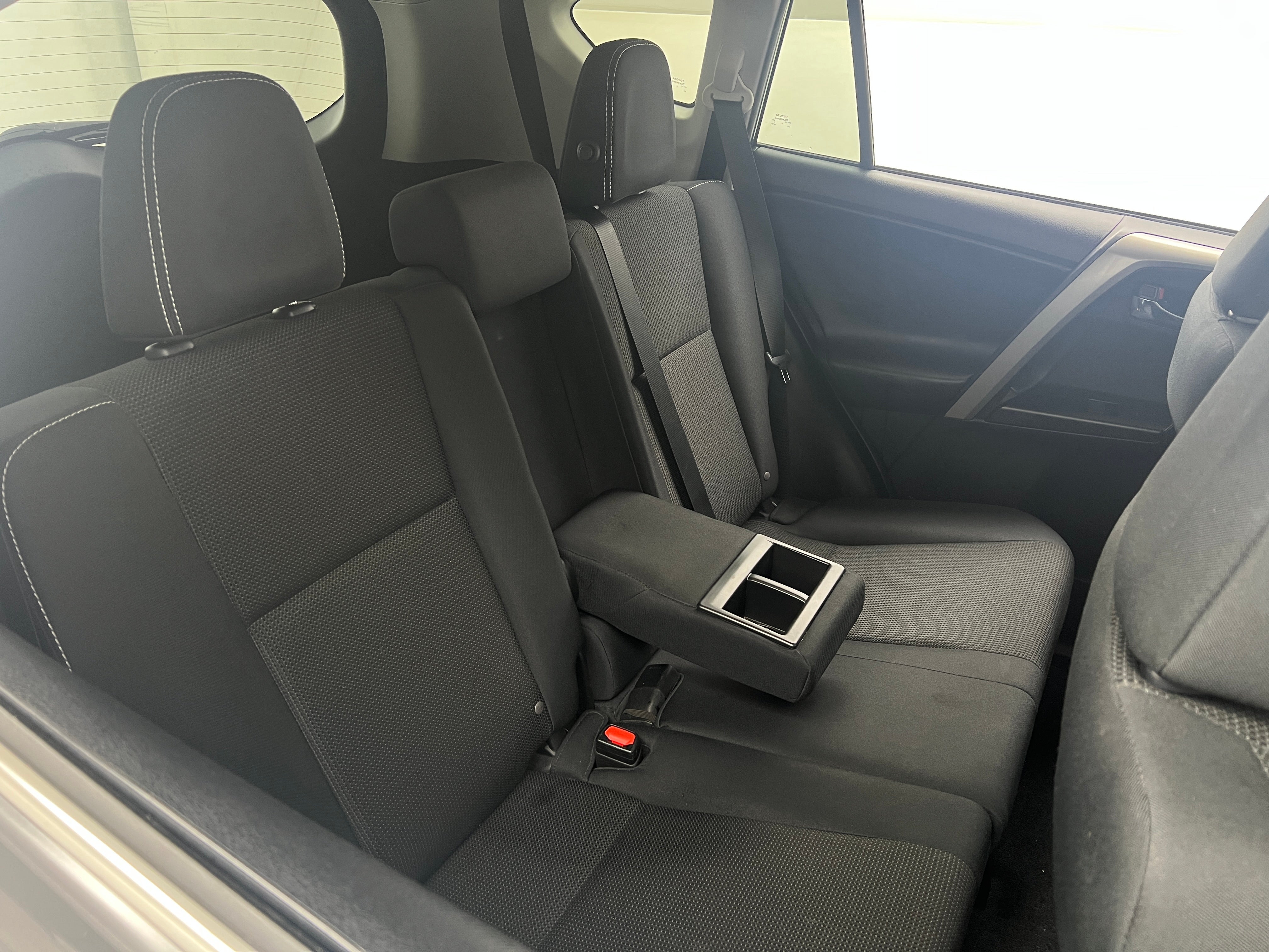 2018 Toyota RAV4 XLE 6