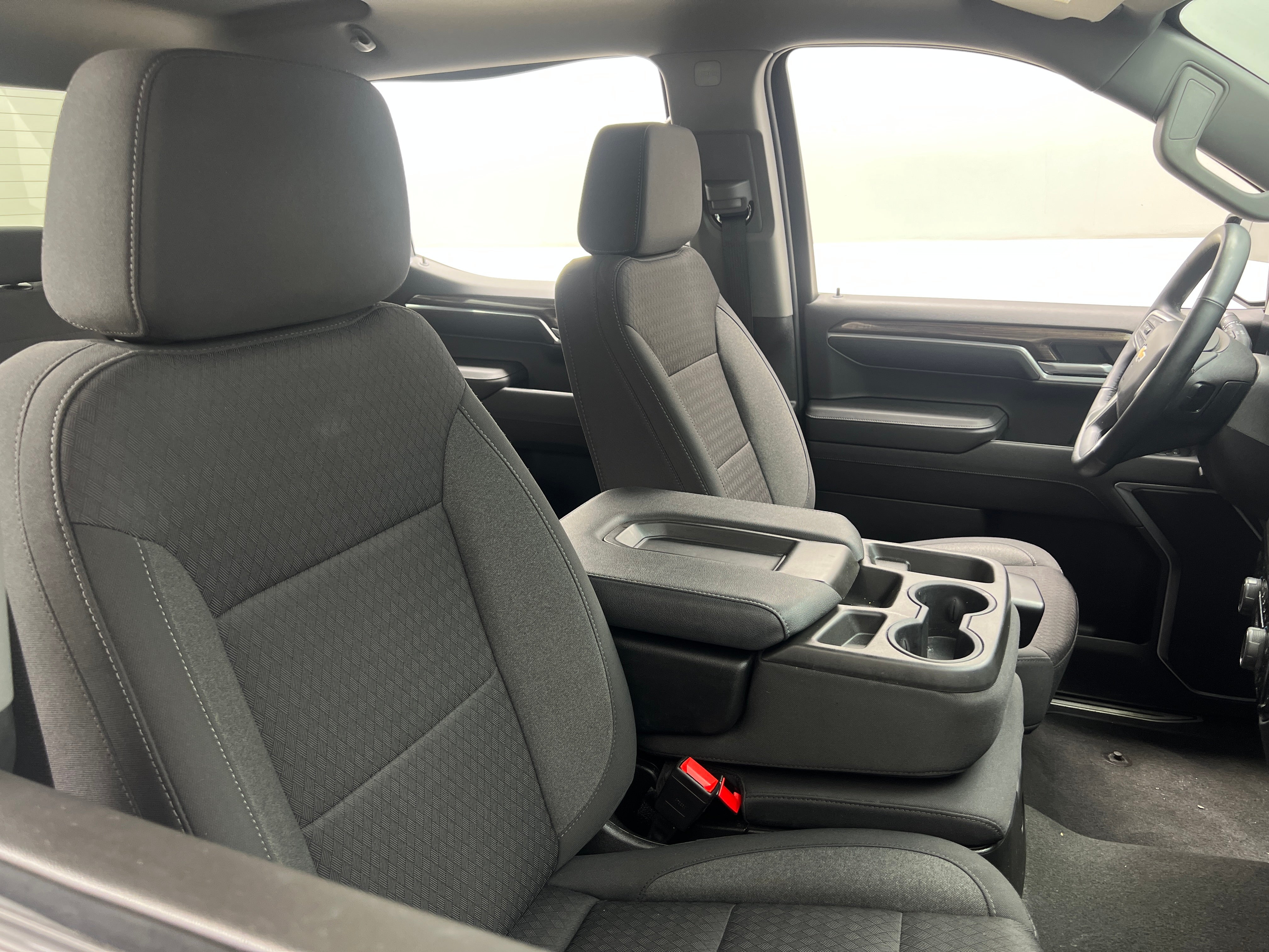 2023 Chevrolet Silverado 1500 LT 2