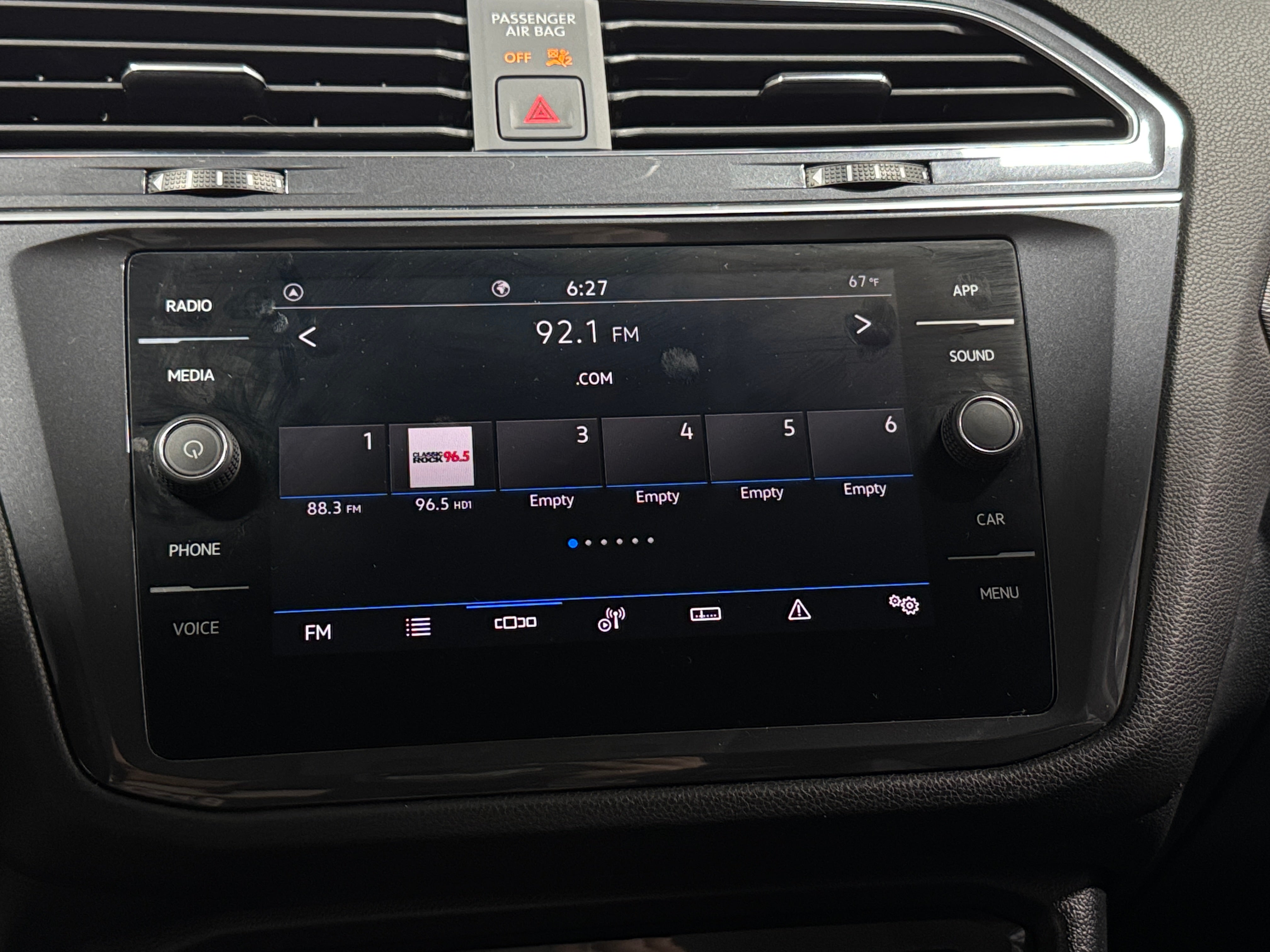 2023 Volkswagen Tiguan SE 3