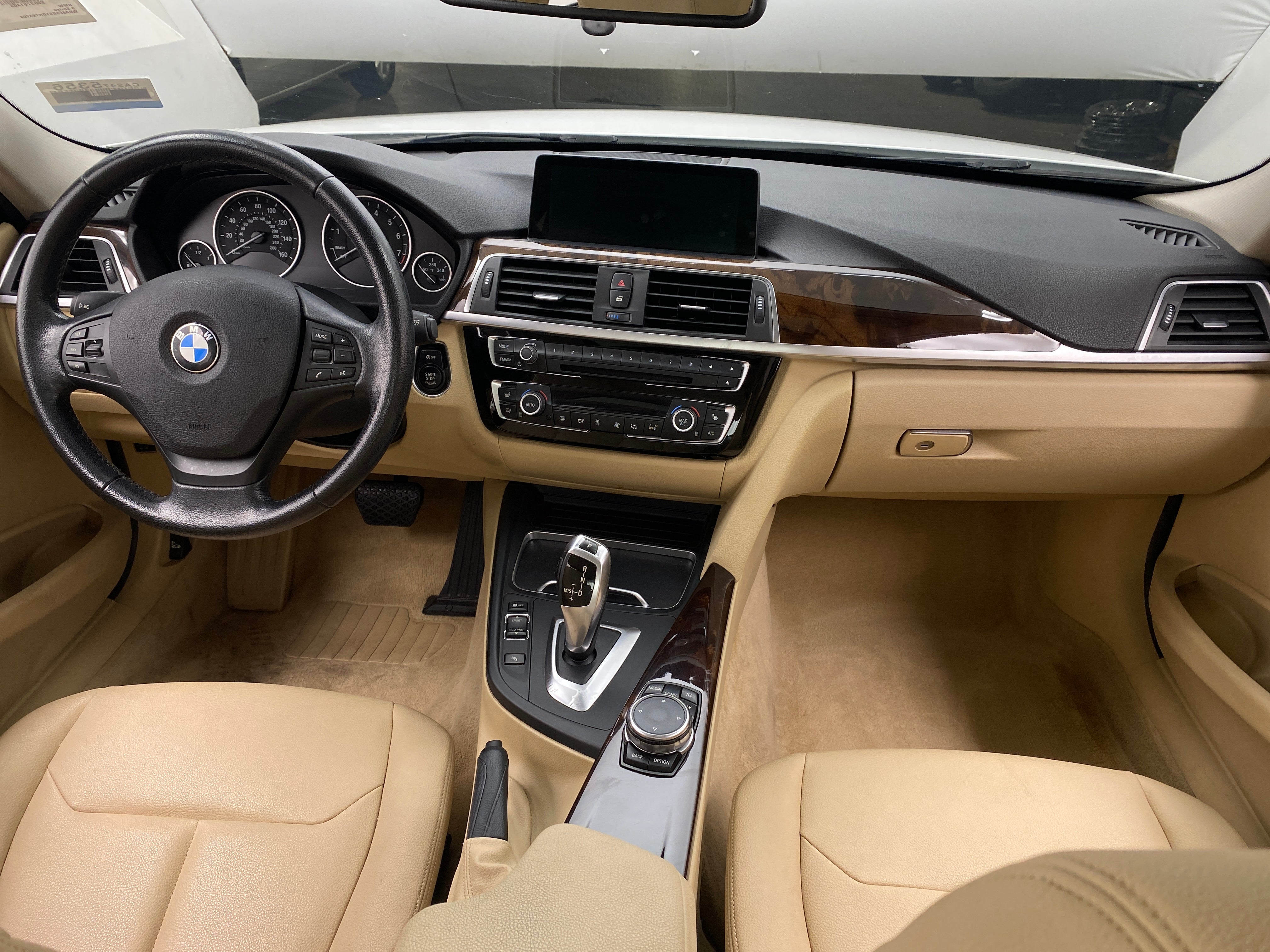 2016 BMW 3 Series 320i xDrive 2