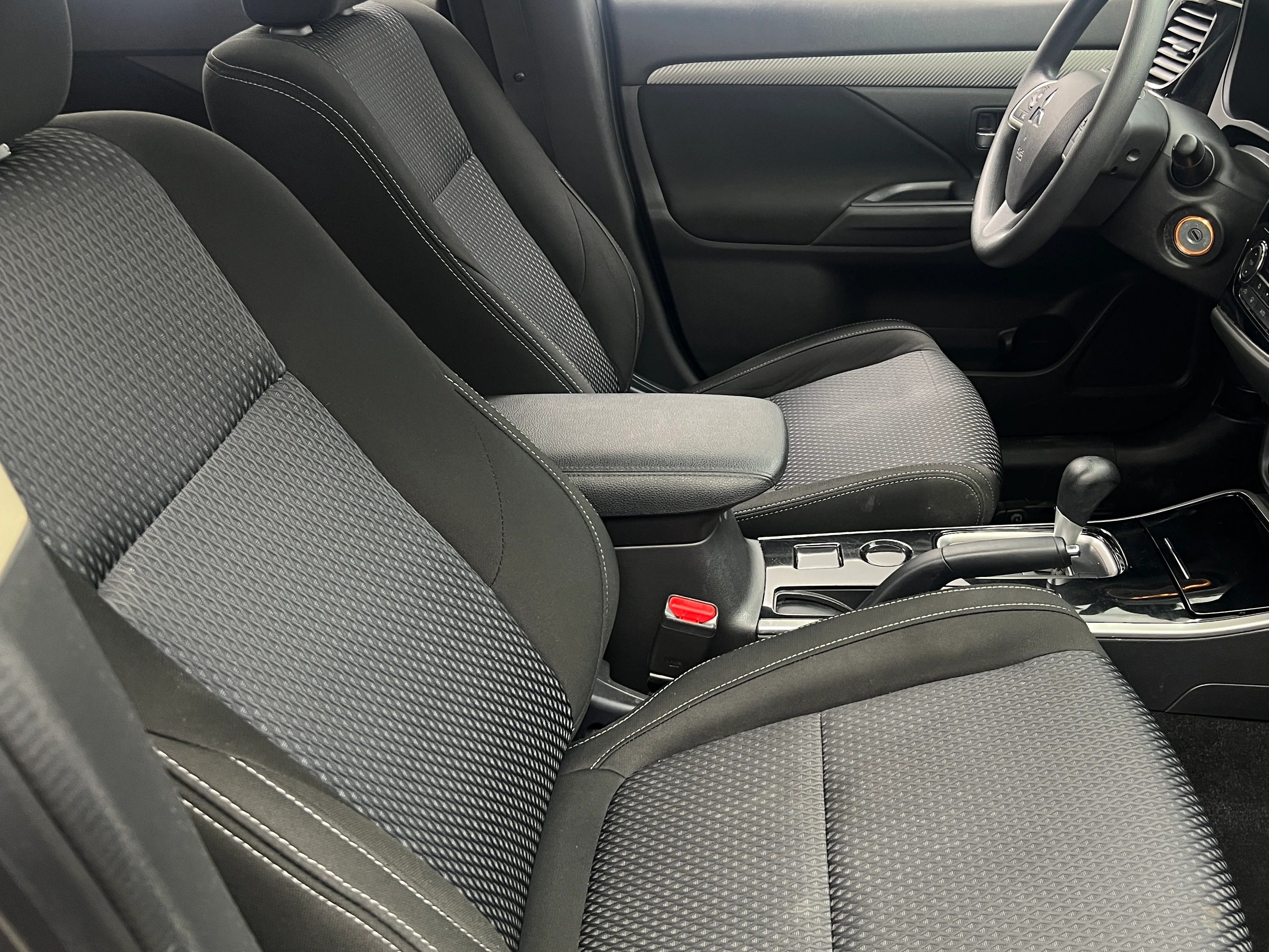 2018 Mitsubishi Outlander ES 2
