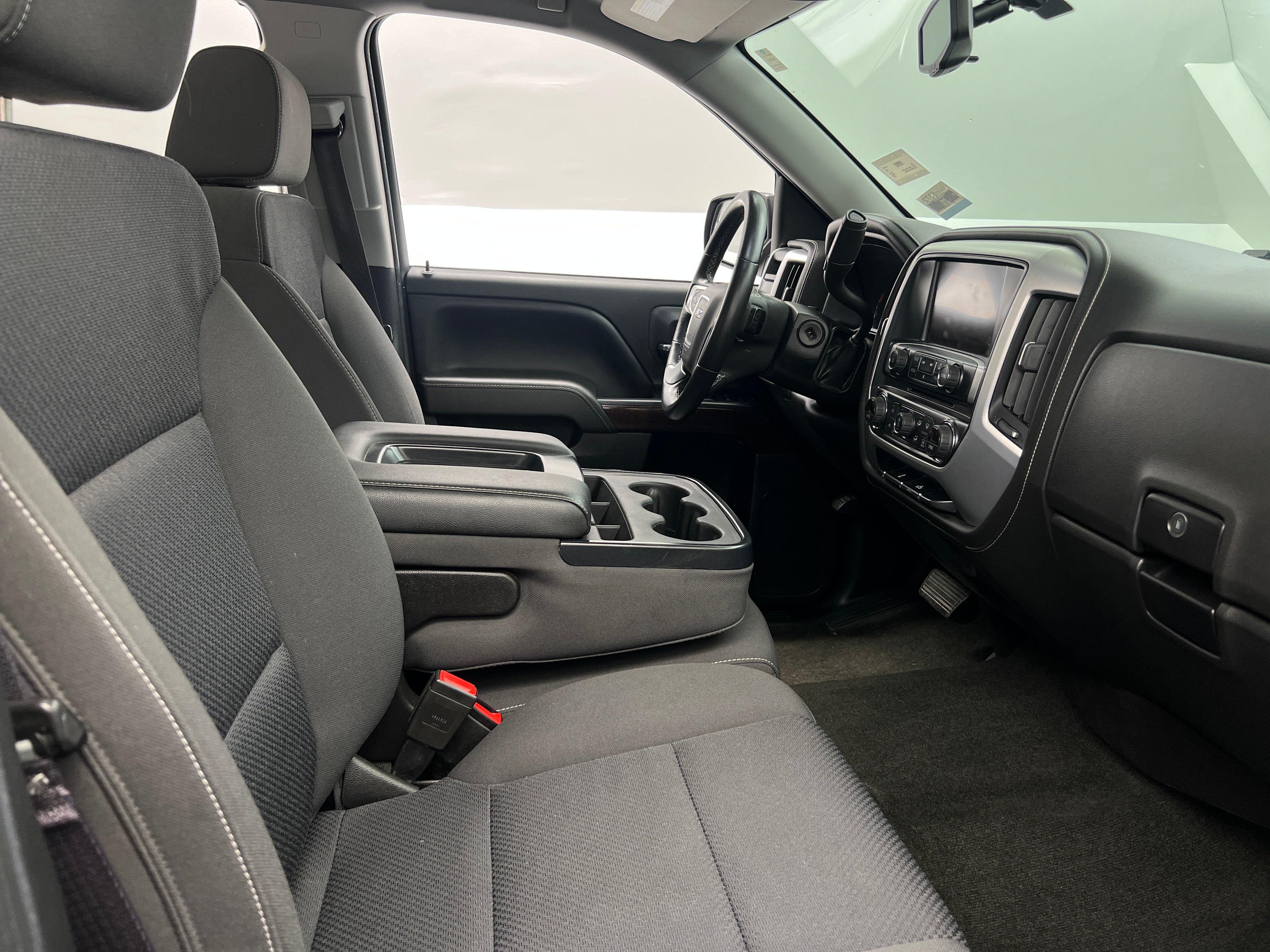2017 GMC Sierra 1500 SLE 2