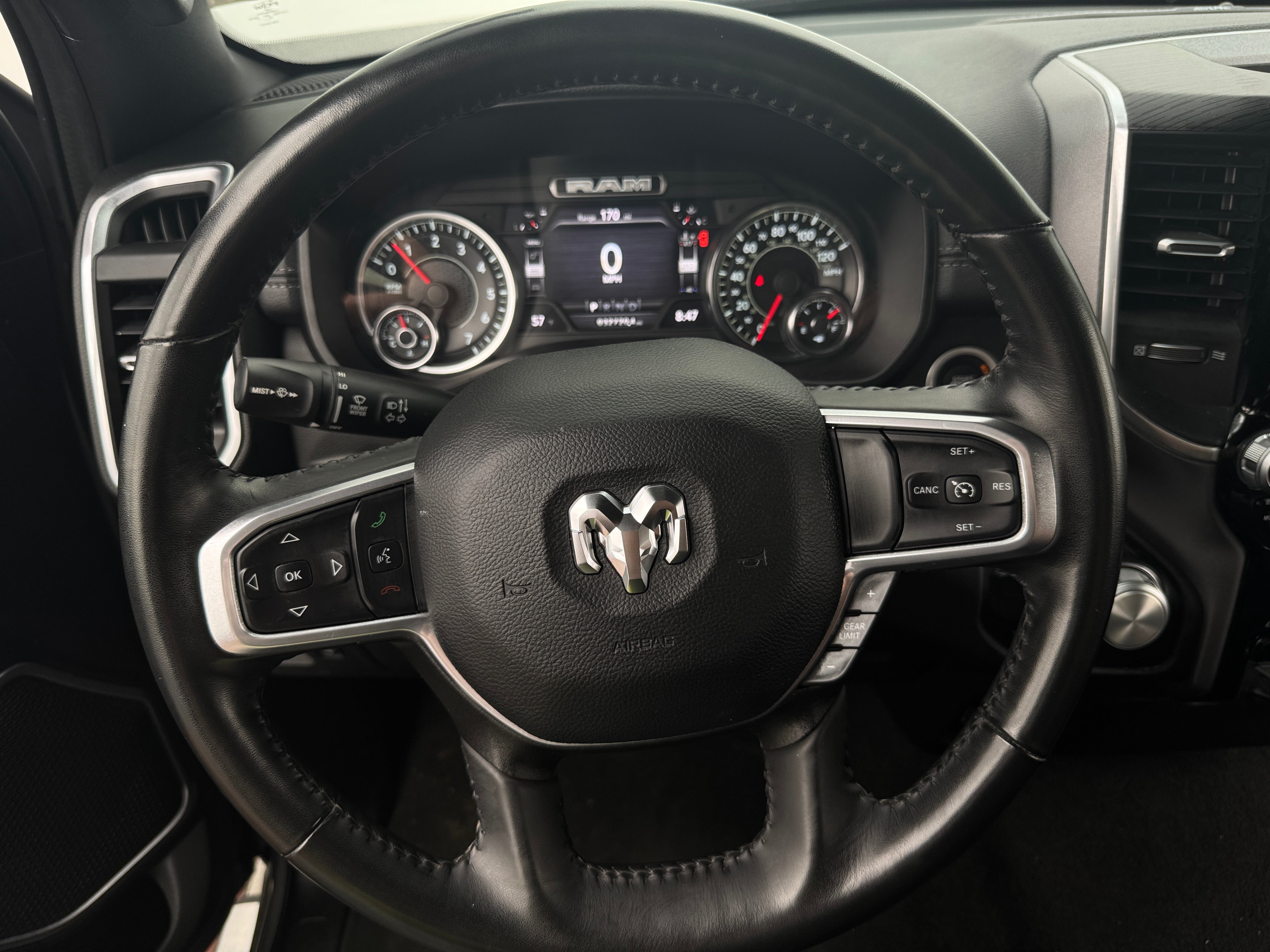 2023 RAM 1500 Laramie 4