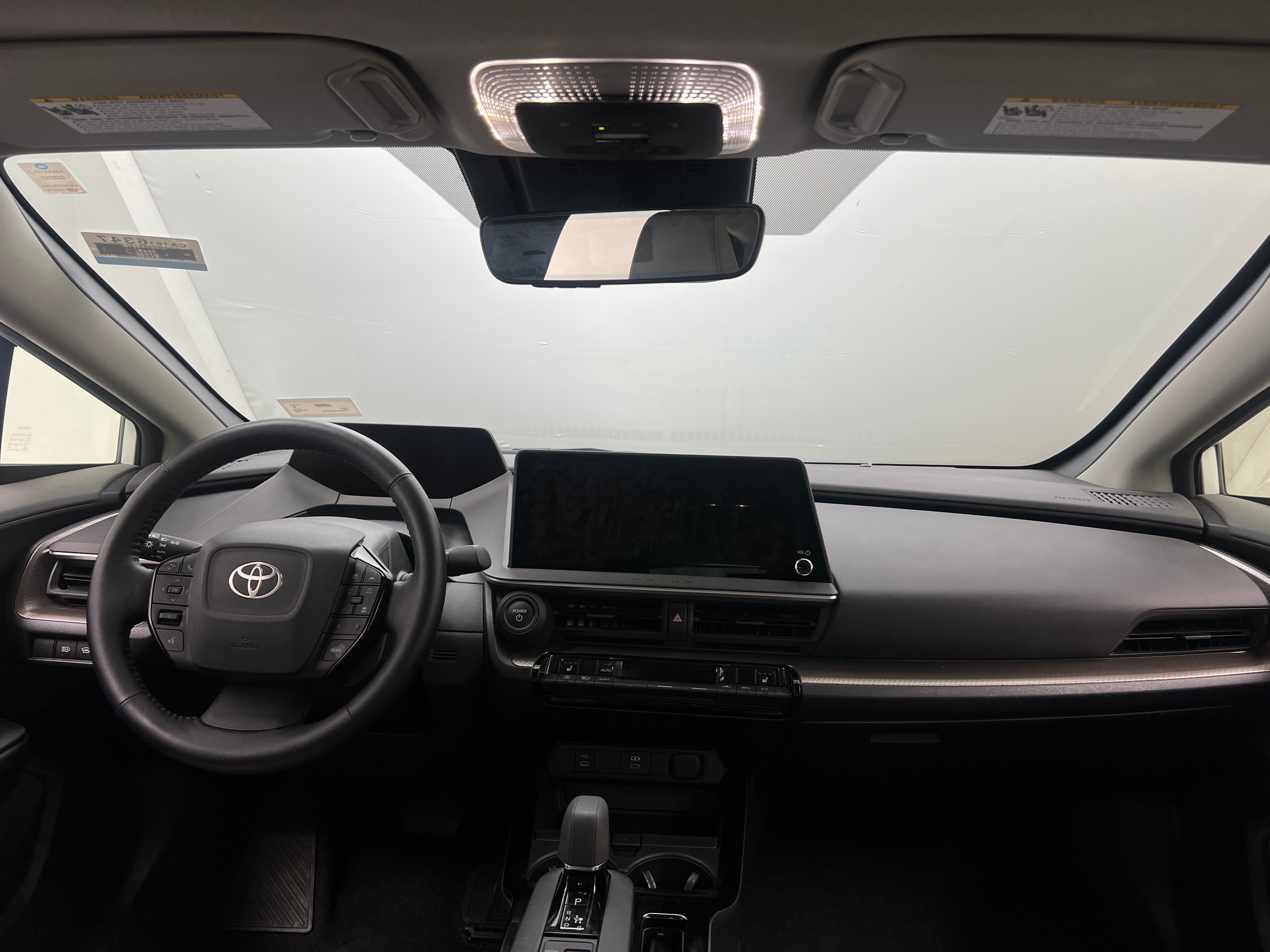 2023 Toyota Prius XLE 3
