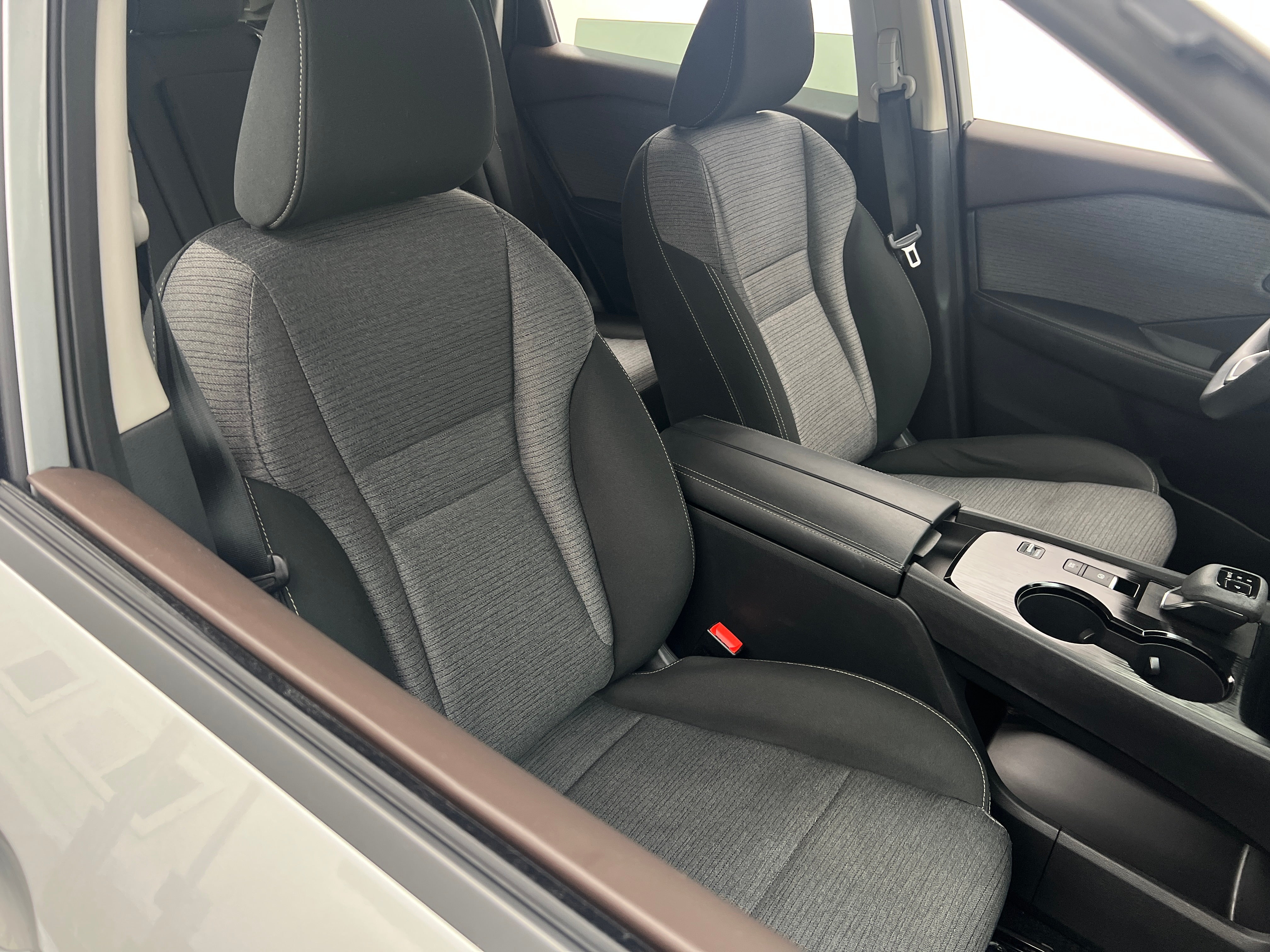 2022 Nissan Rogue SV 2