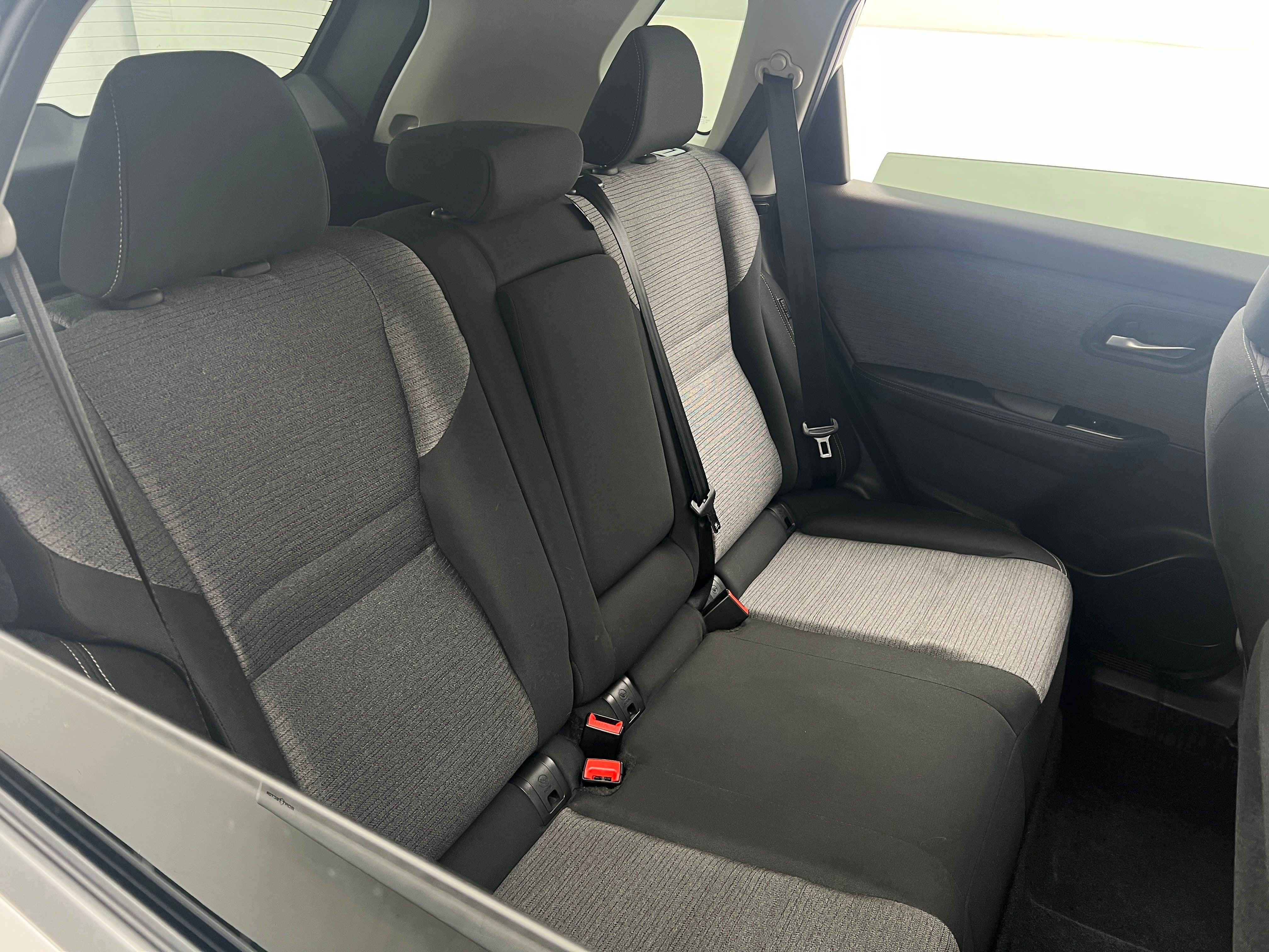 2022 Nissan Rogue SV 6