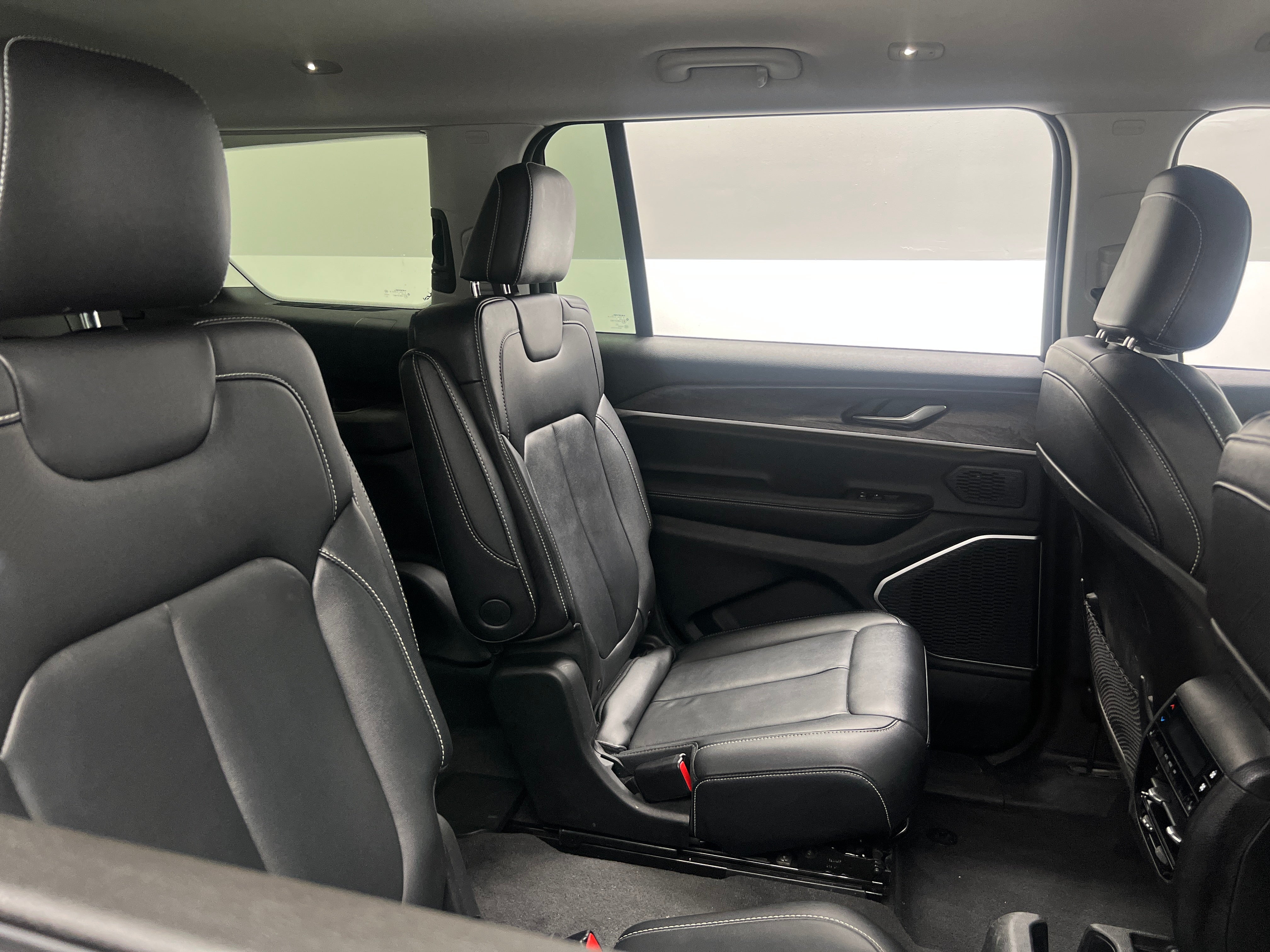 2022 Jeep Grand Cherokee L Limited Edition 5