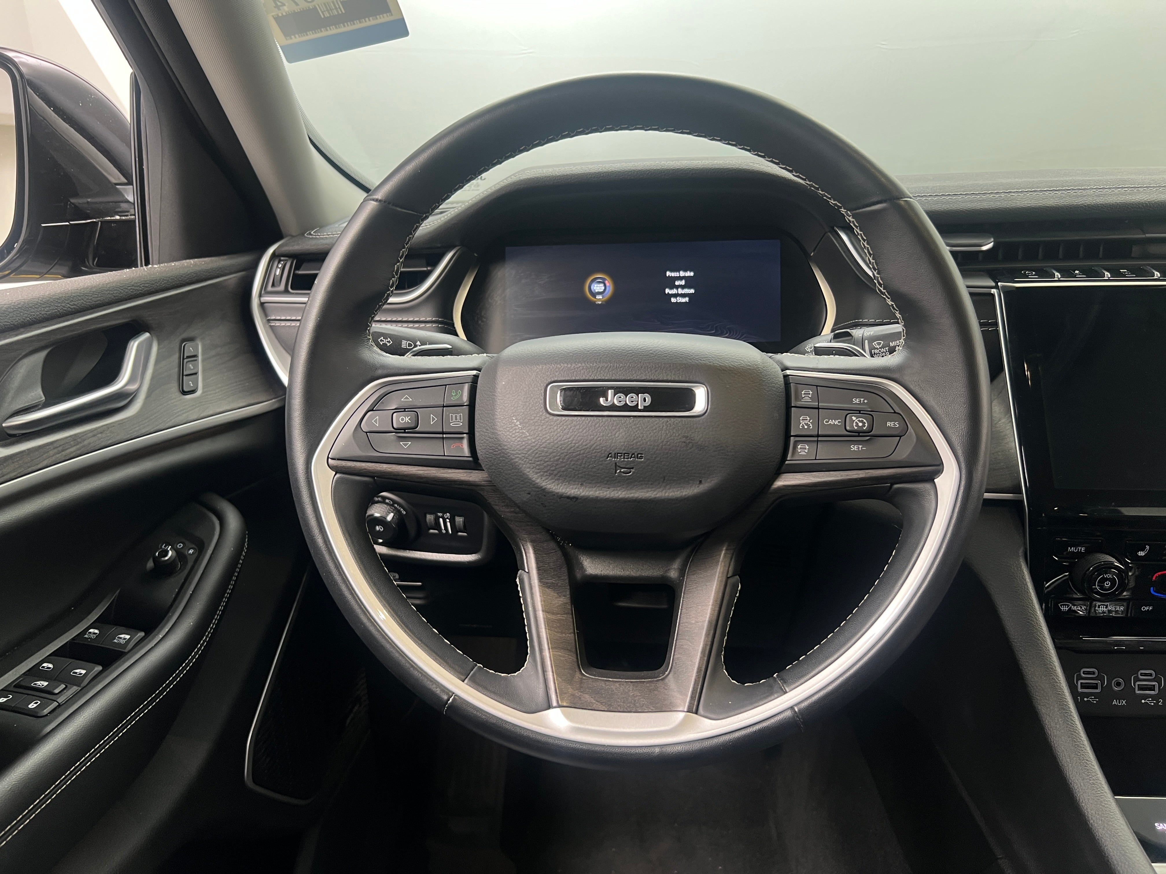 2022 Jeep Grand Cherokee L Limited Edition 4