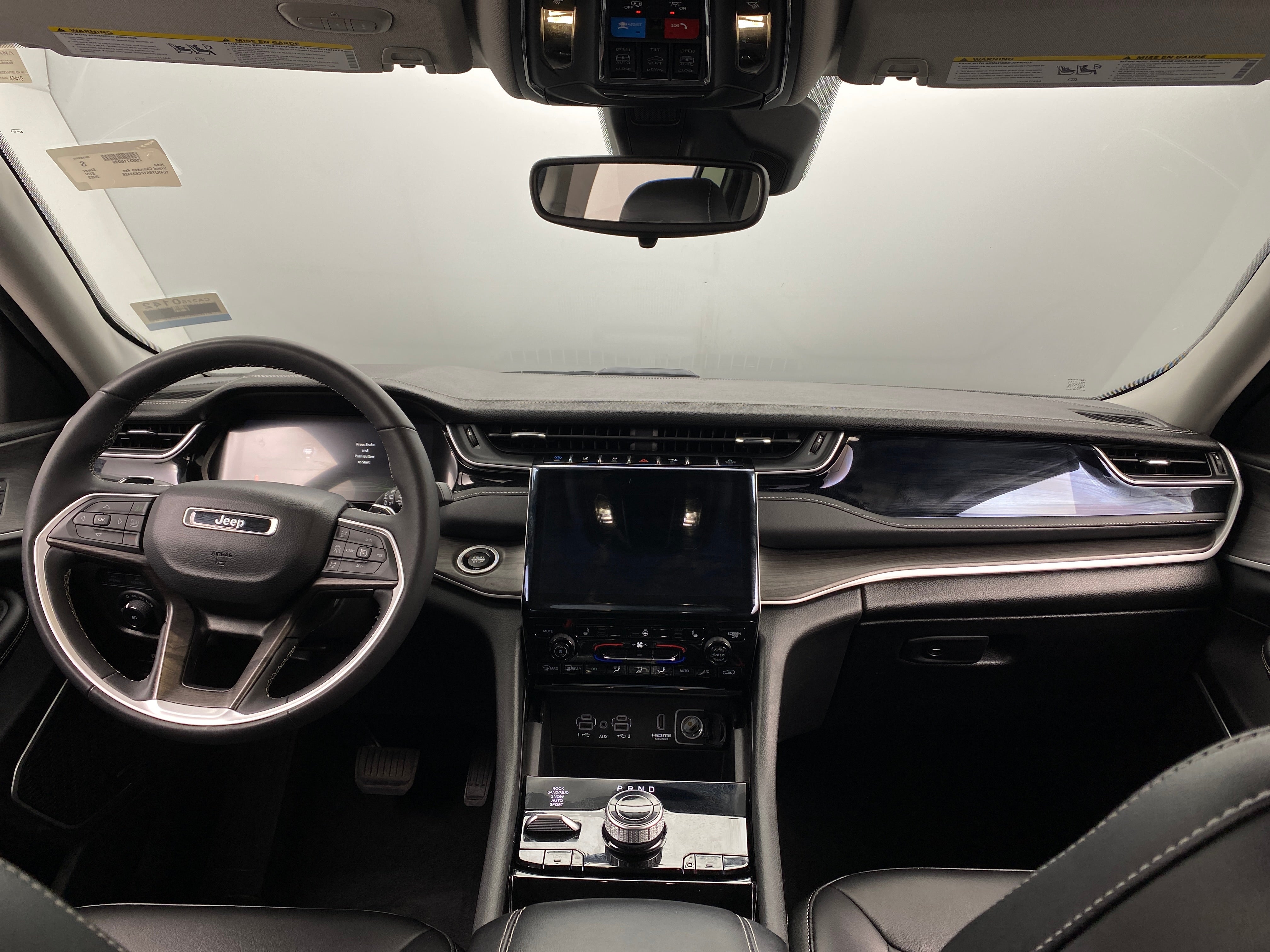 2023 Jeep Grand Cherokee SE 2