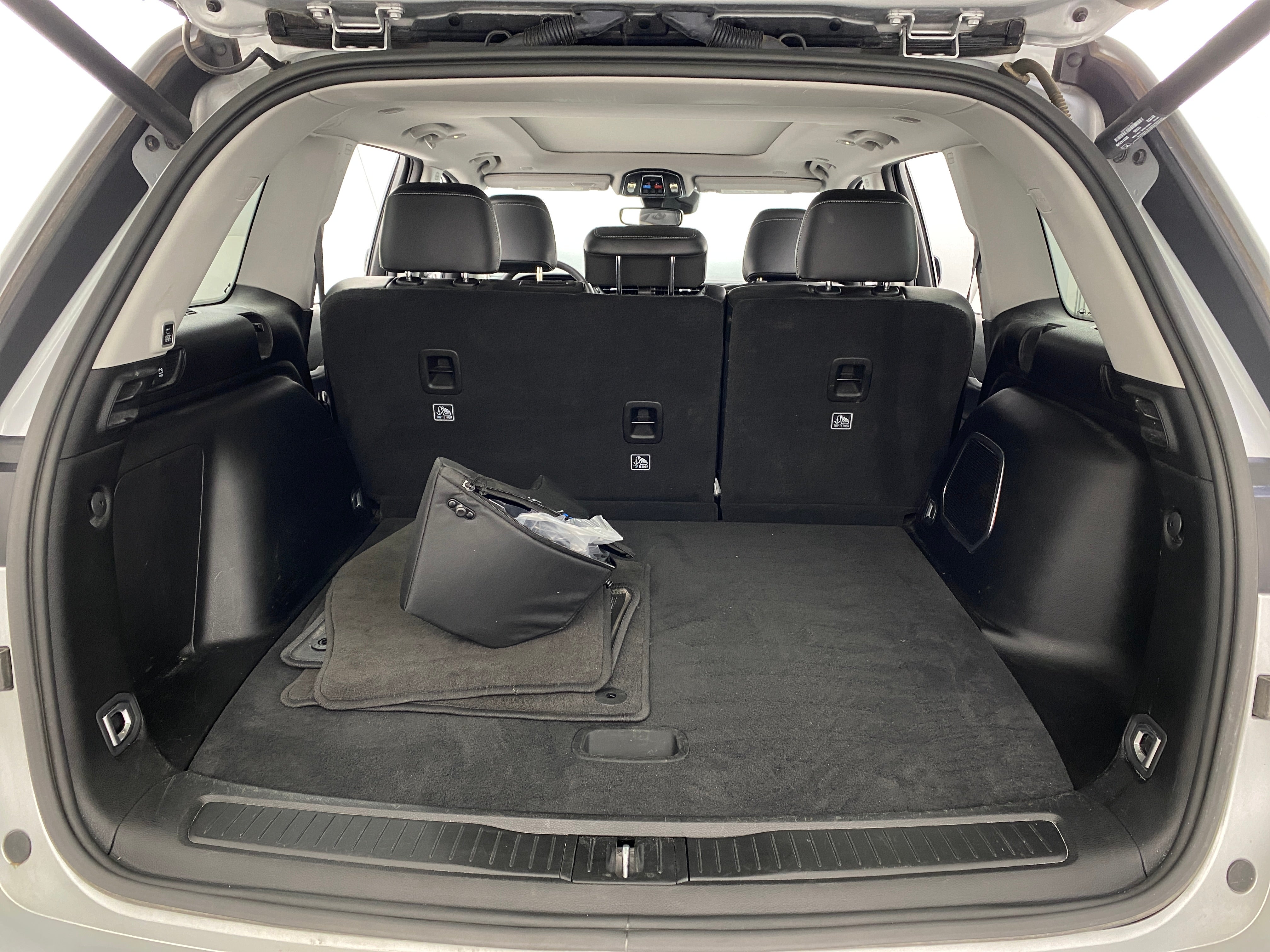 2023 Jeep Grand Cherokee SE 6