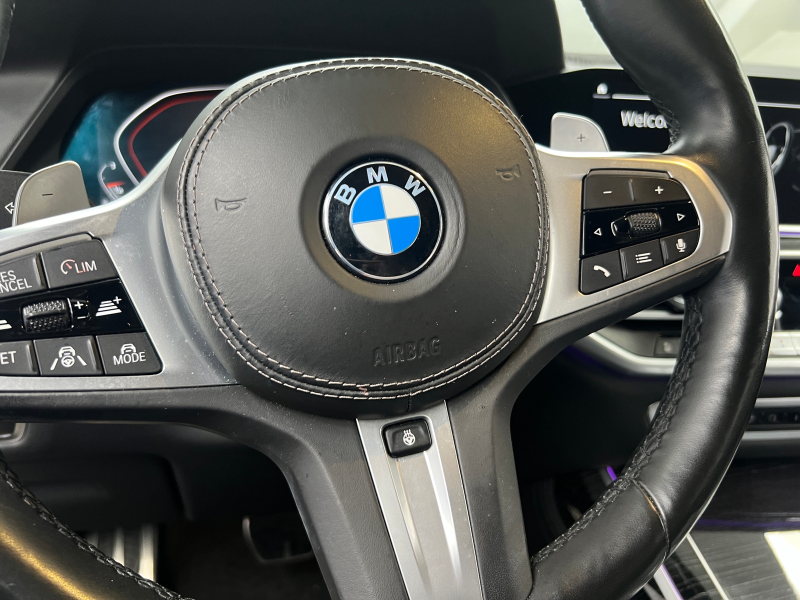 Thumbnail: 2021 BMW X7 - 4