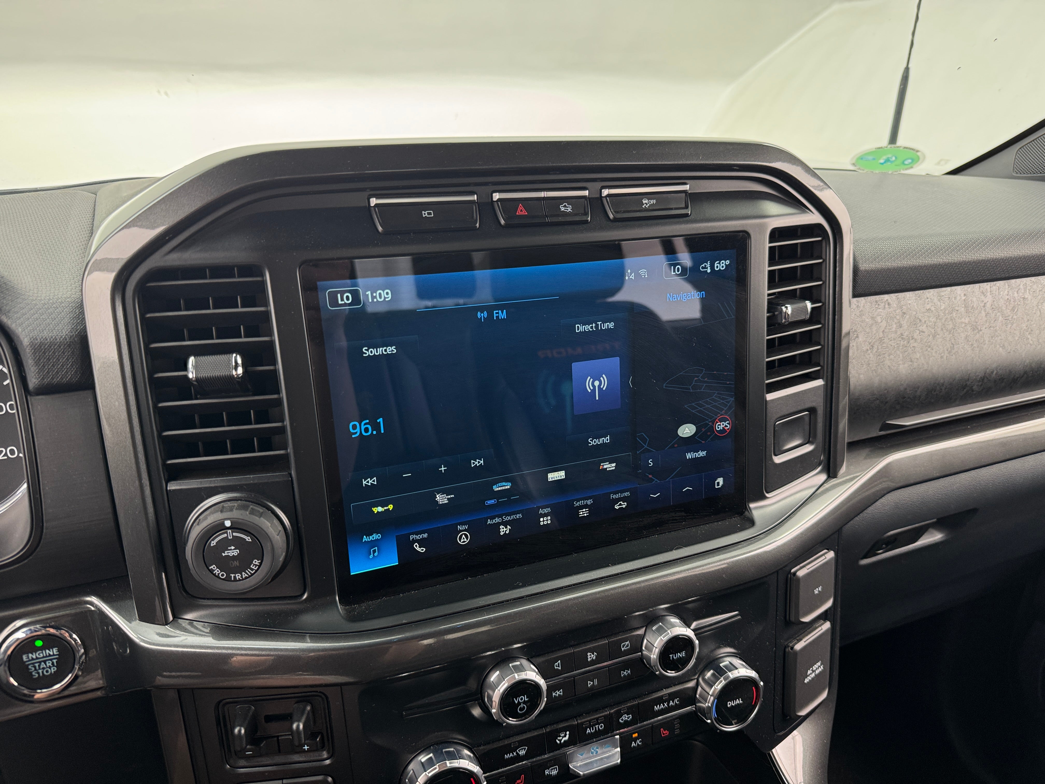 2023 Ford Econoline E-150 4