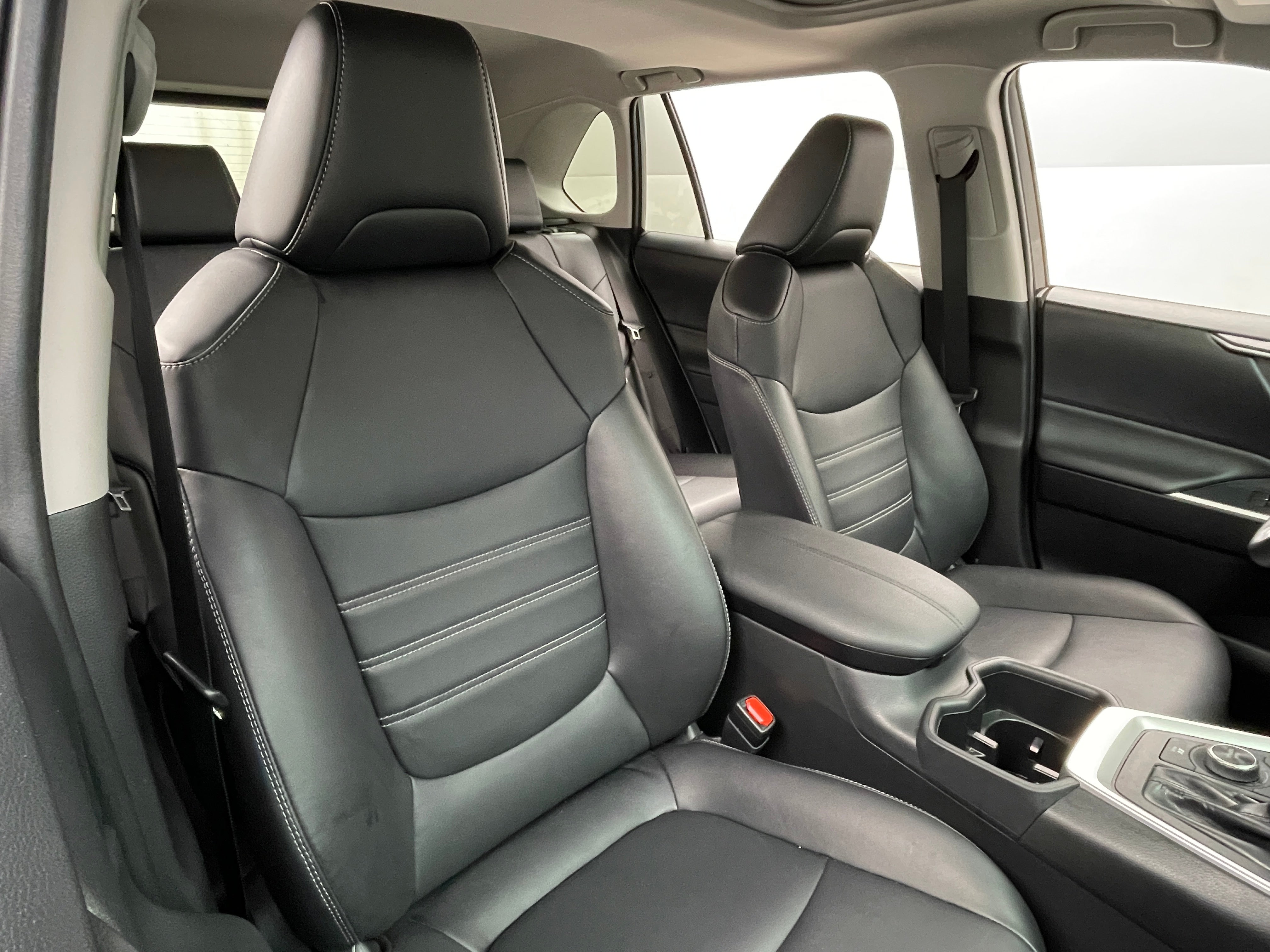 2023 Toyota RAV4 XLE Premium 2