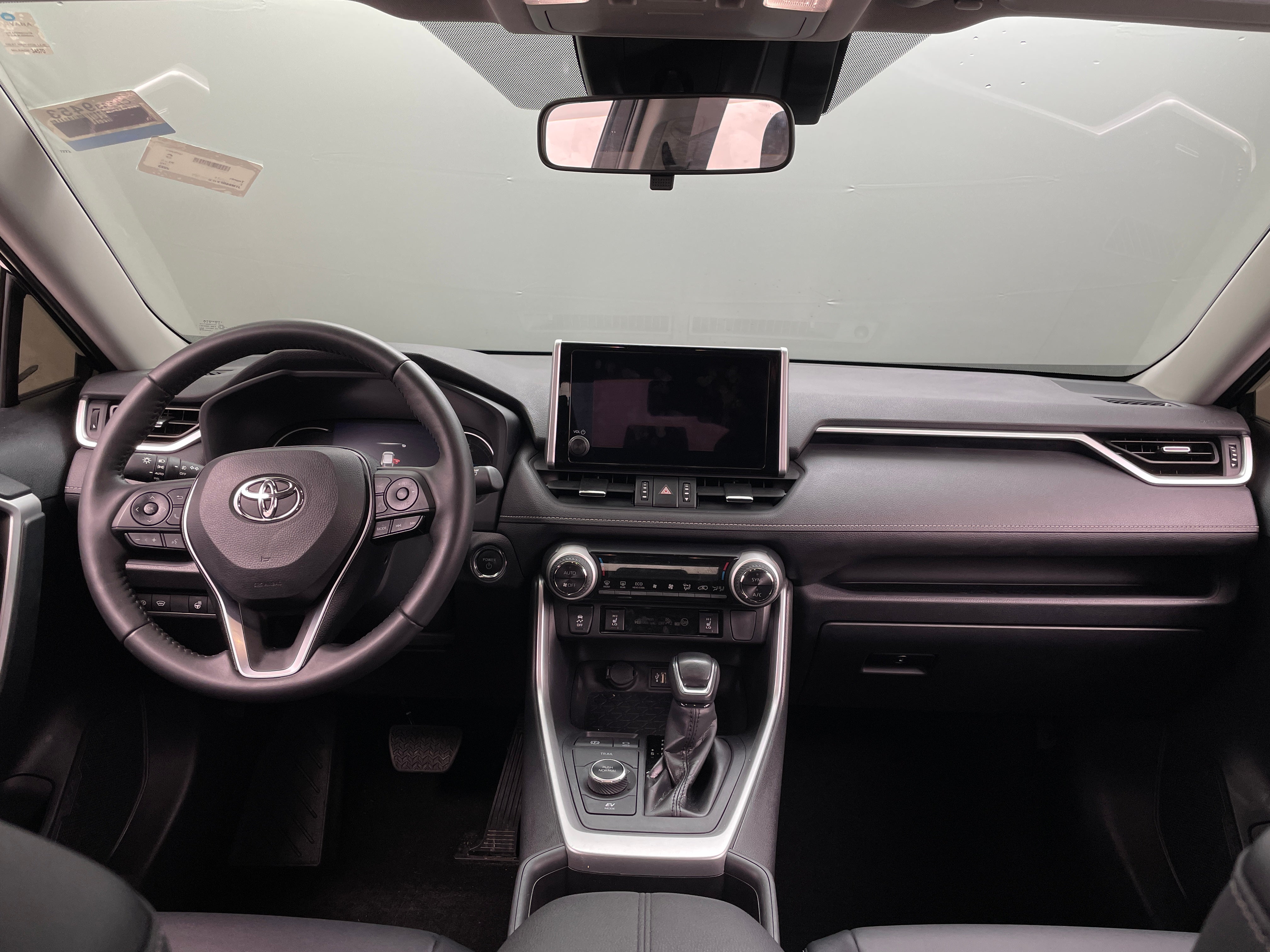 2023 Toyota RAV4 XLE Premium 3