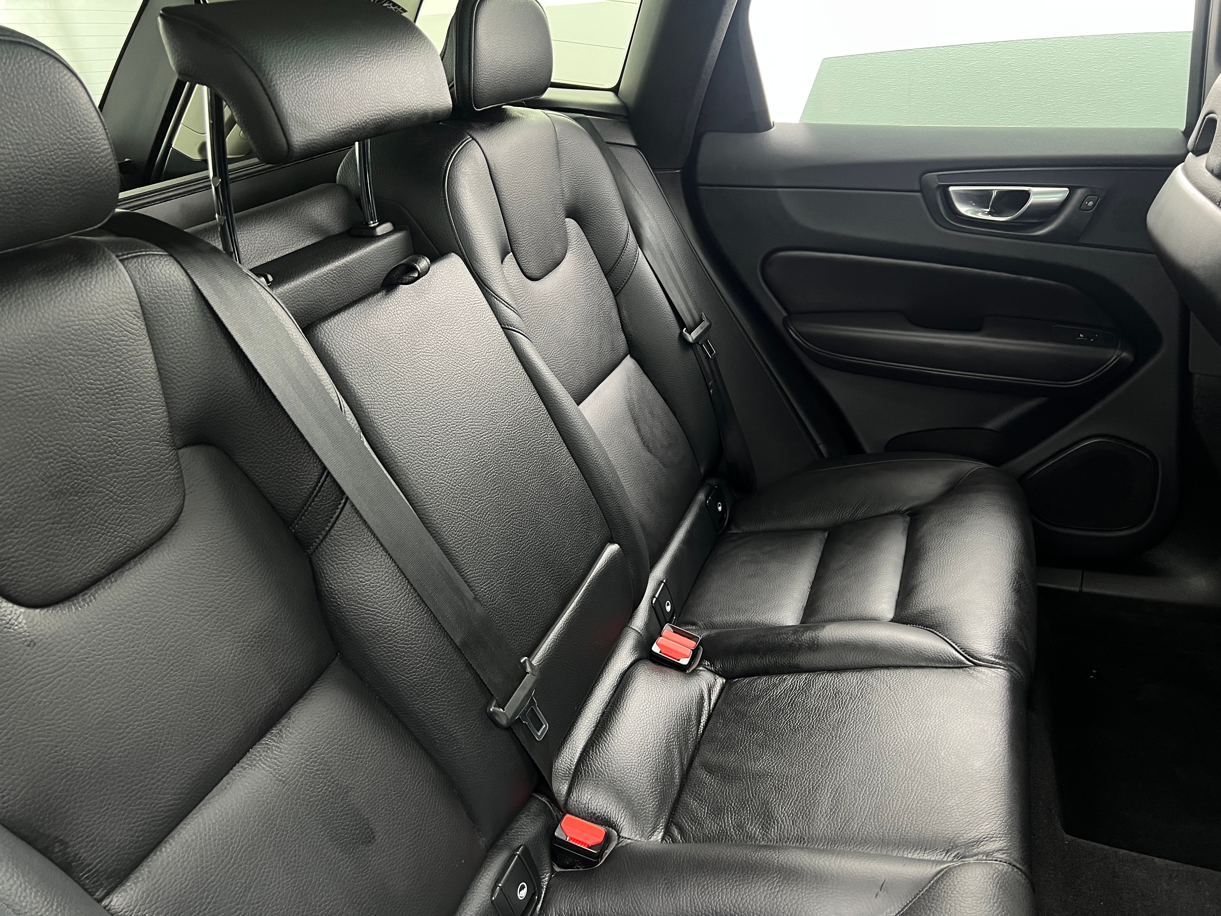 2023 Volvo XC60 B5 Plus 5