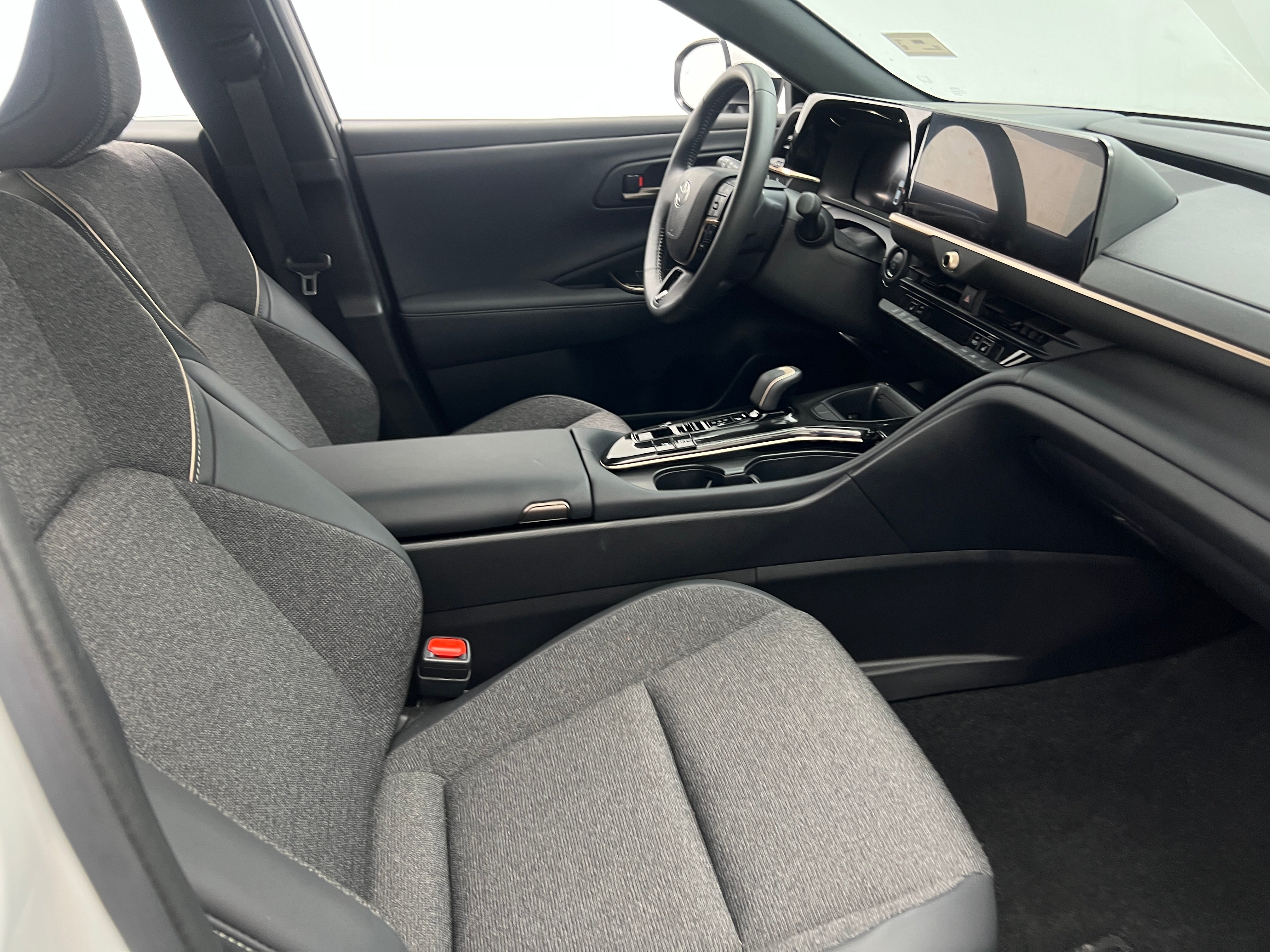 2024 Toyota Crown XLE 2