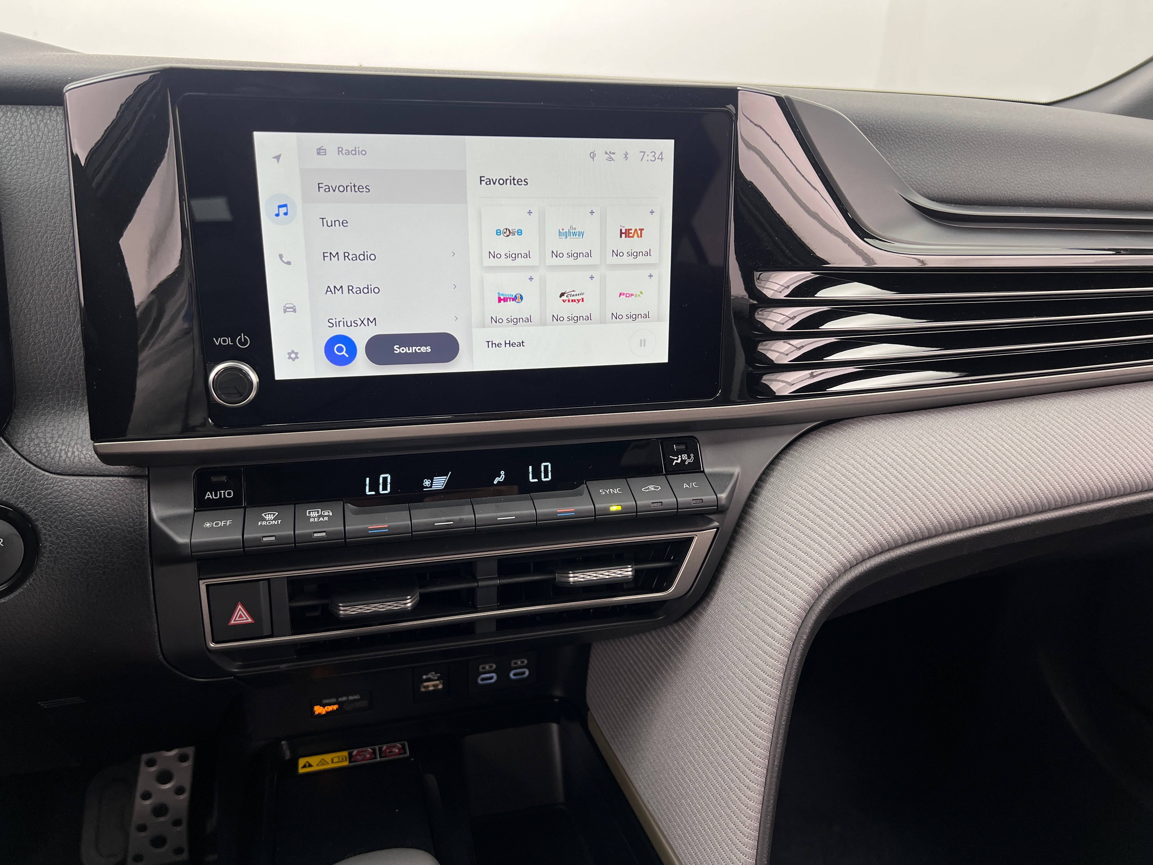 2025 Toyota Camry SE 3