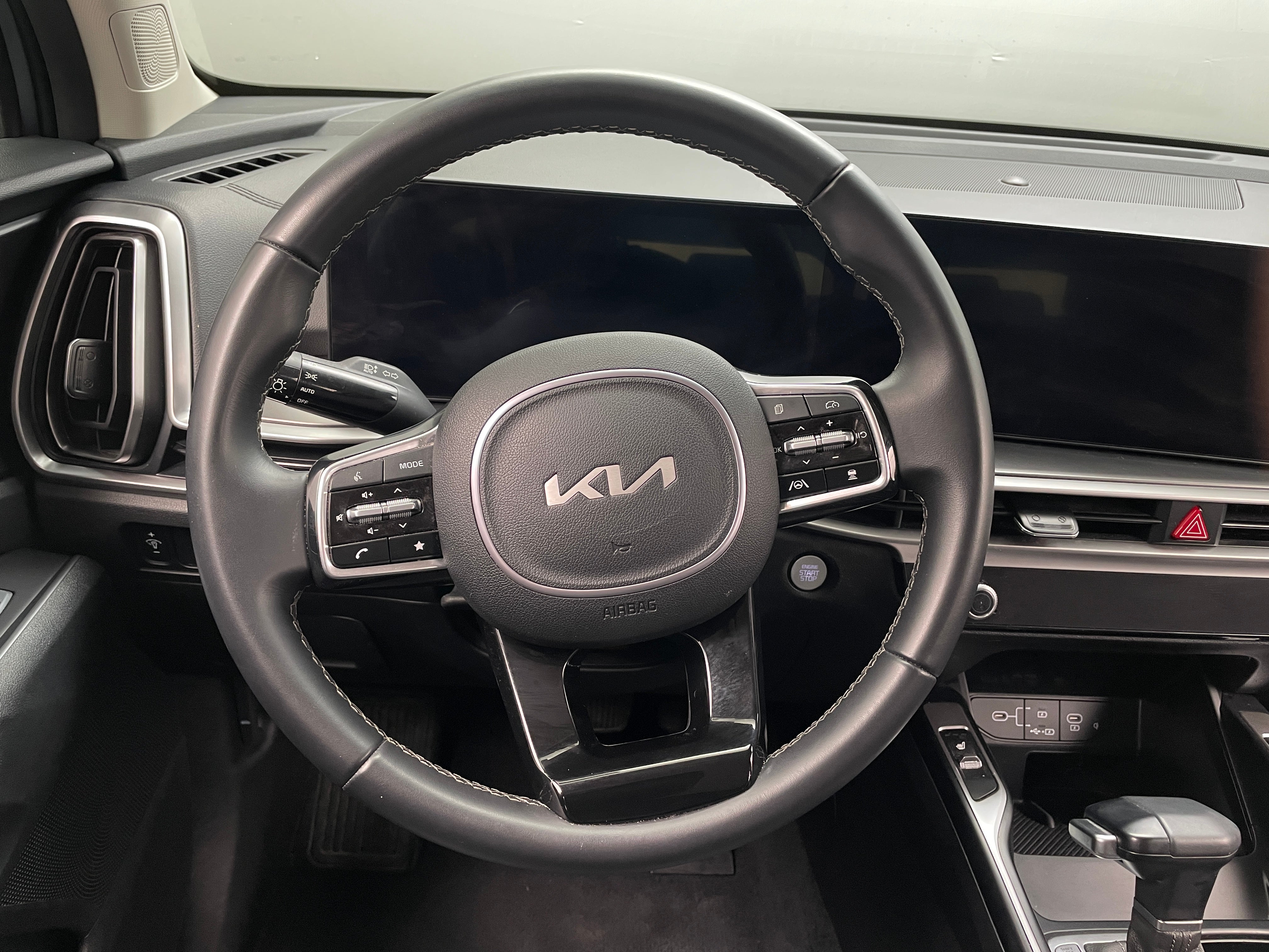 2024 Kia Sorento S 4