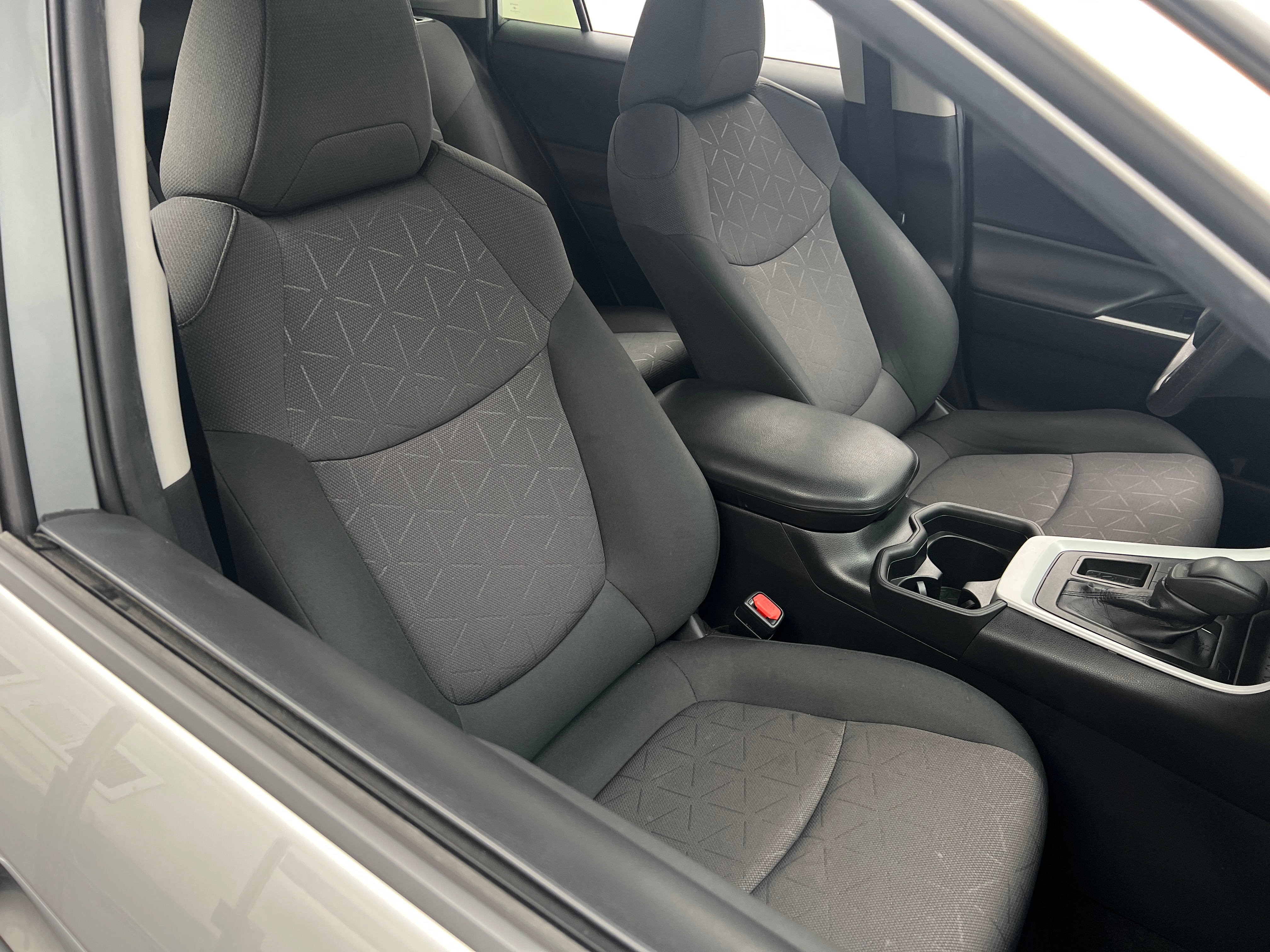 2019 Toyota RAV4 XLE 2