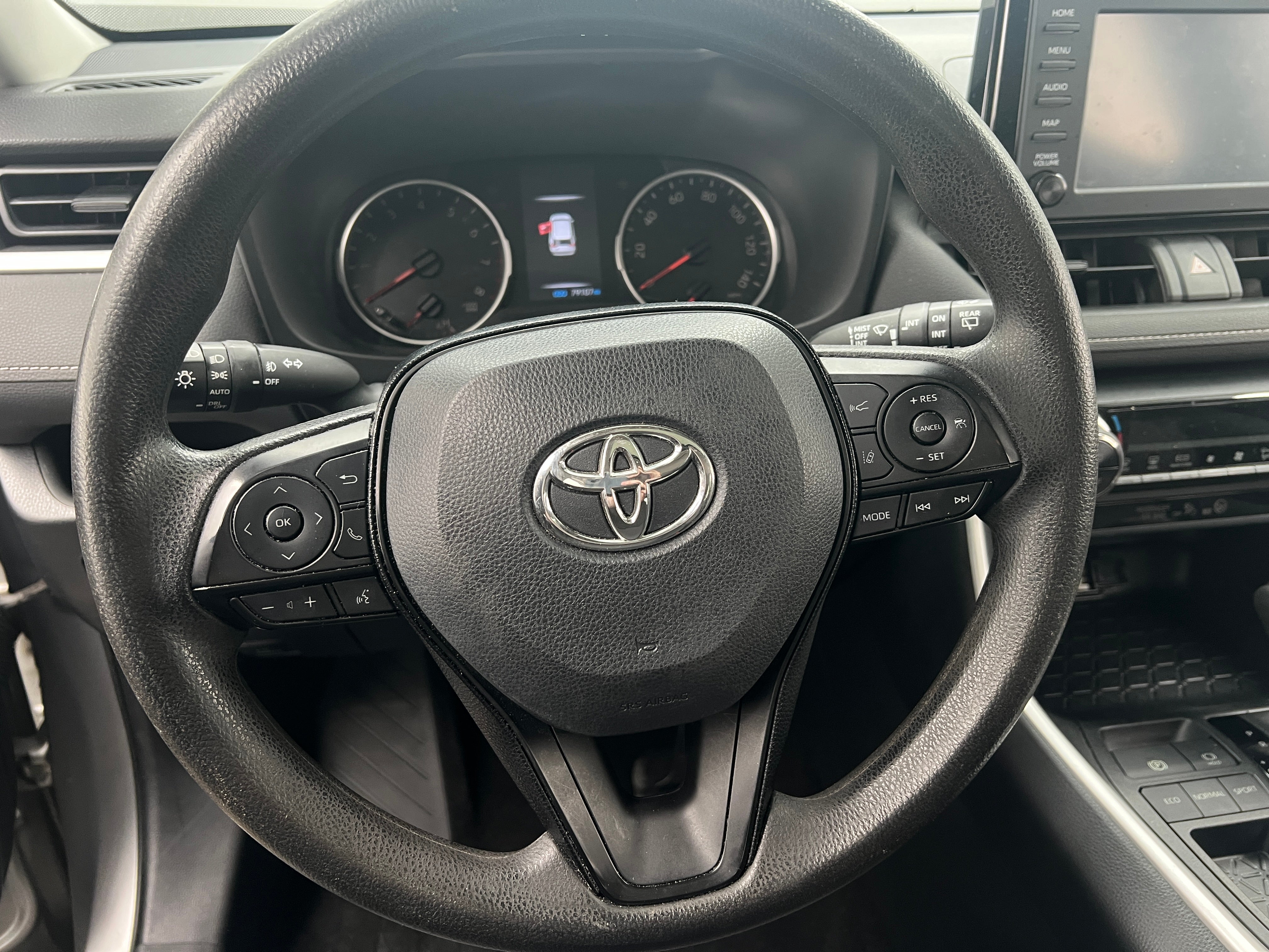 2019 Toyota RAV4 XLE 5