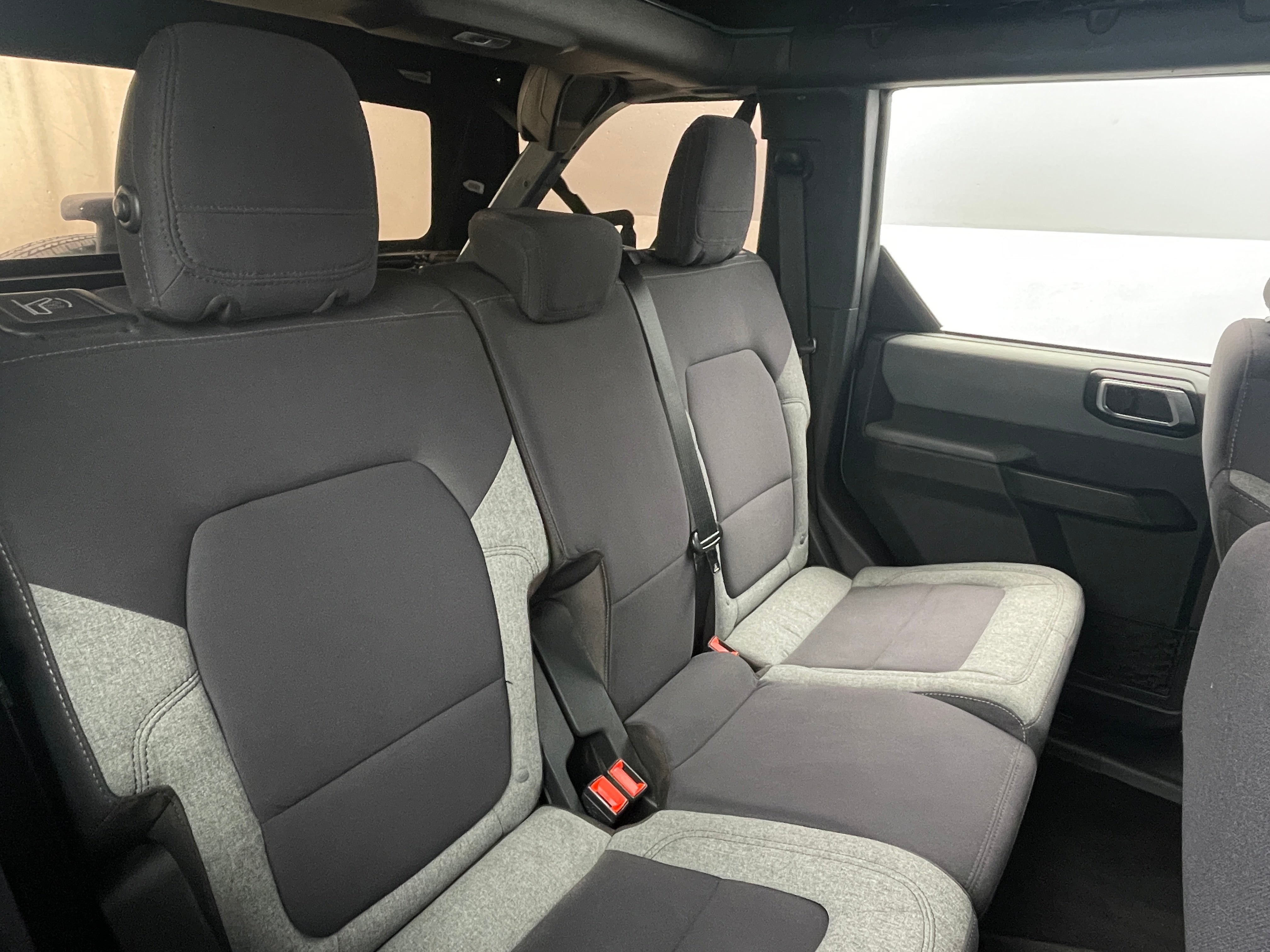 2022 Ford Bronco Base 6