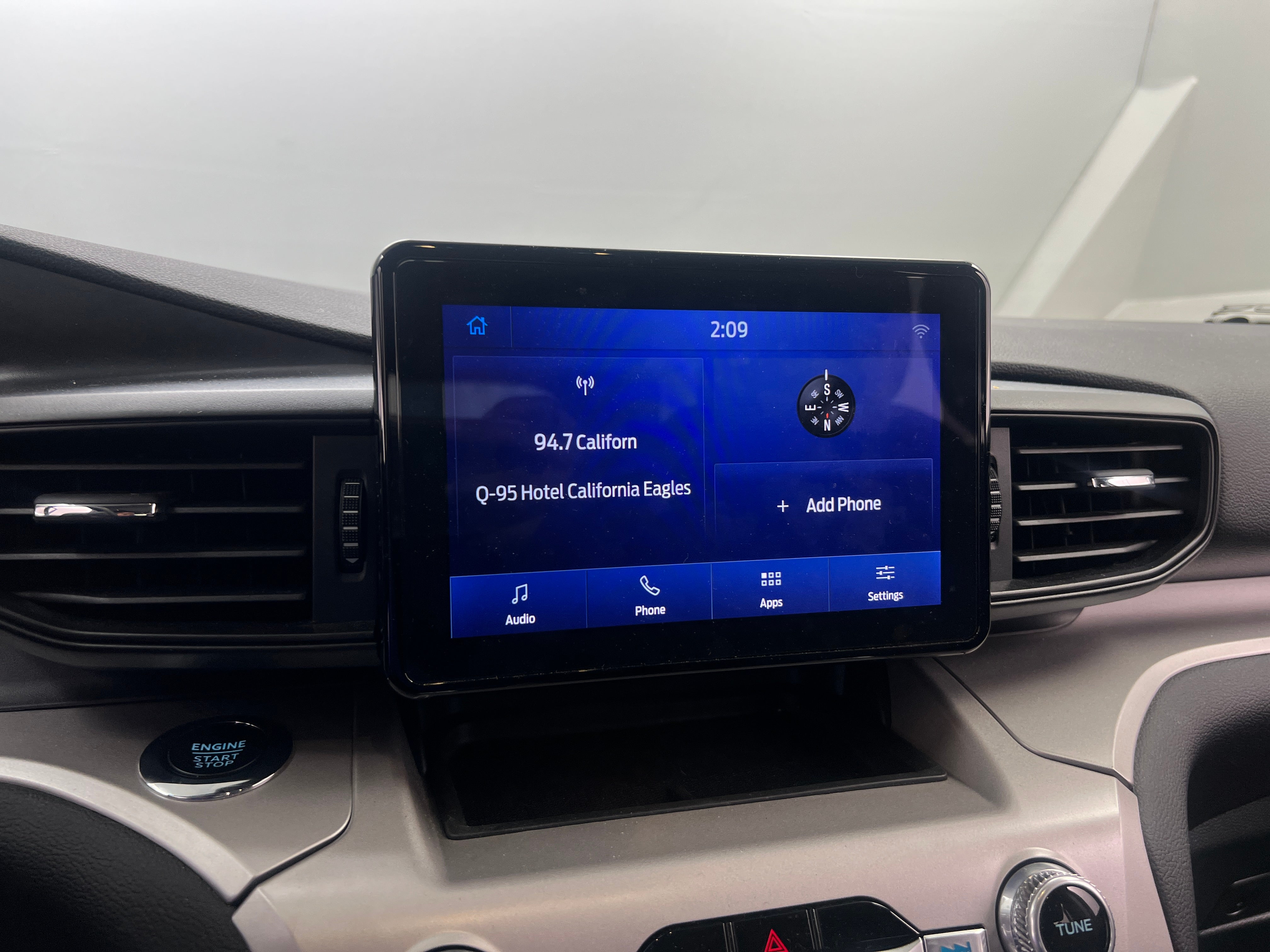 2023 Ford Explorer XLT 4
