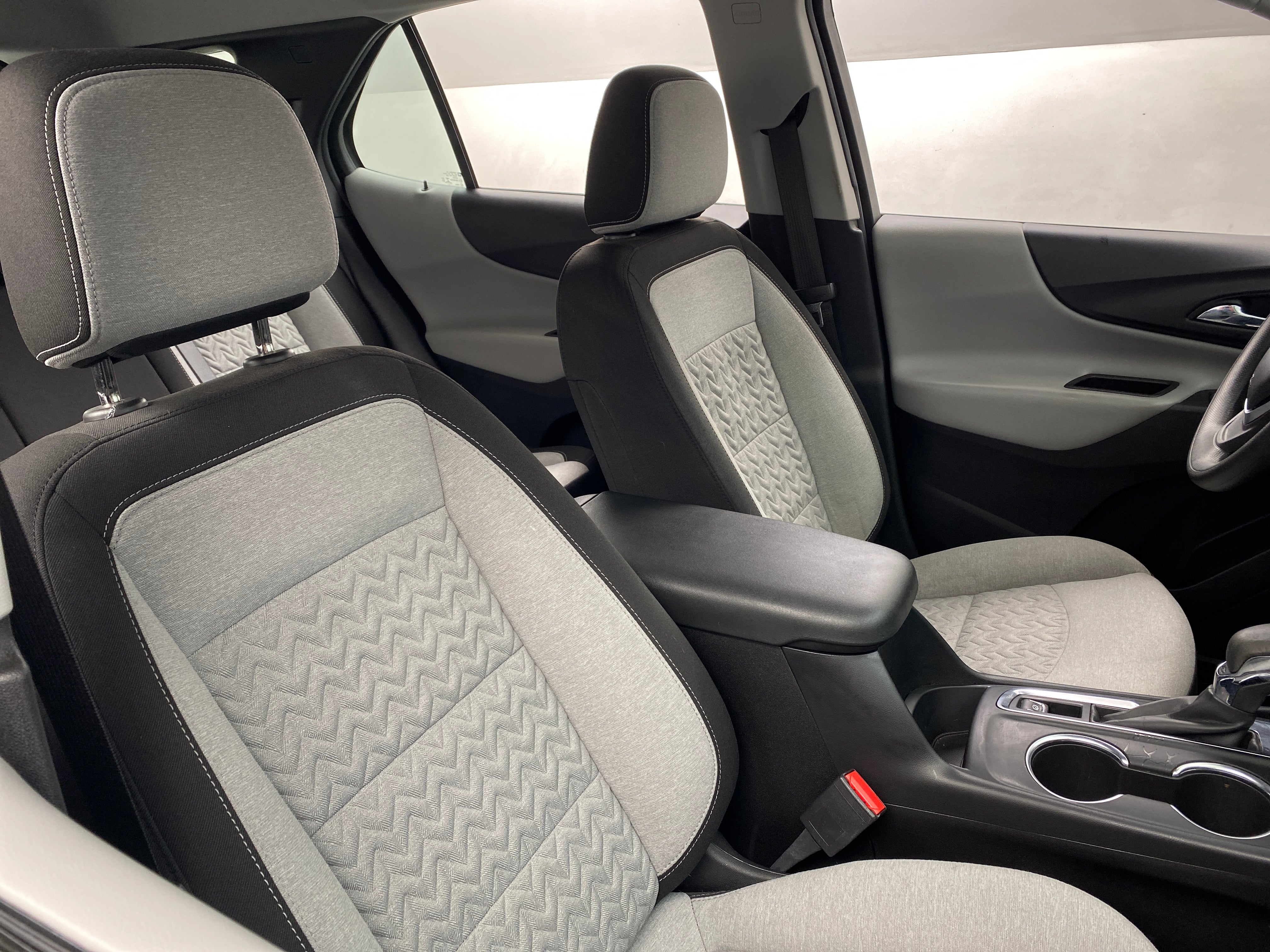 2022 Chevrolet Equinox LS 2
