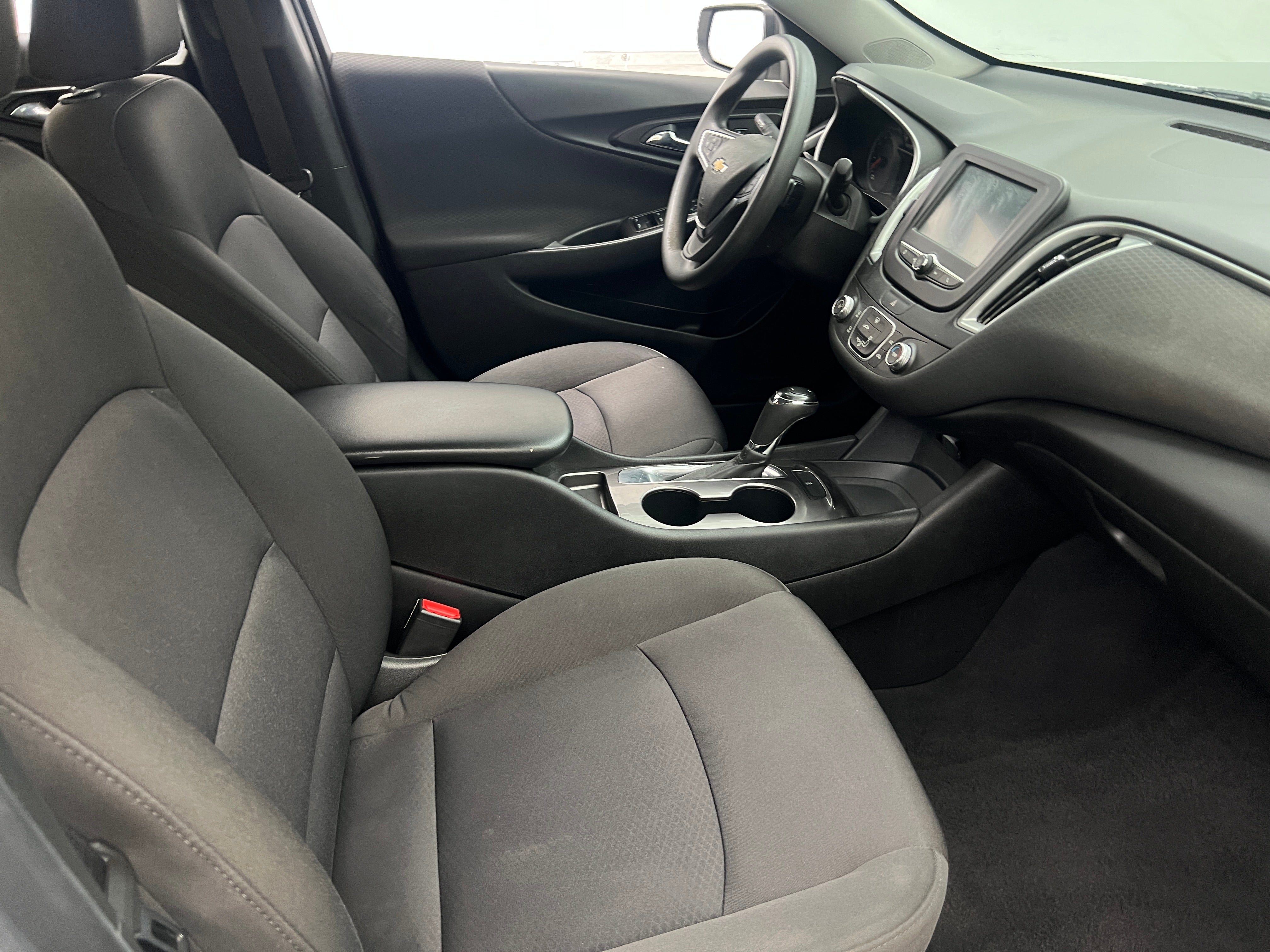 2018 Chevrolet Malibu LS 2