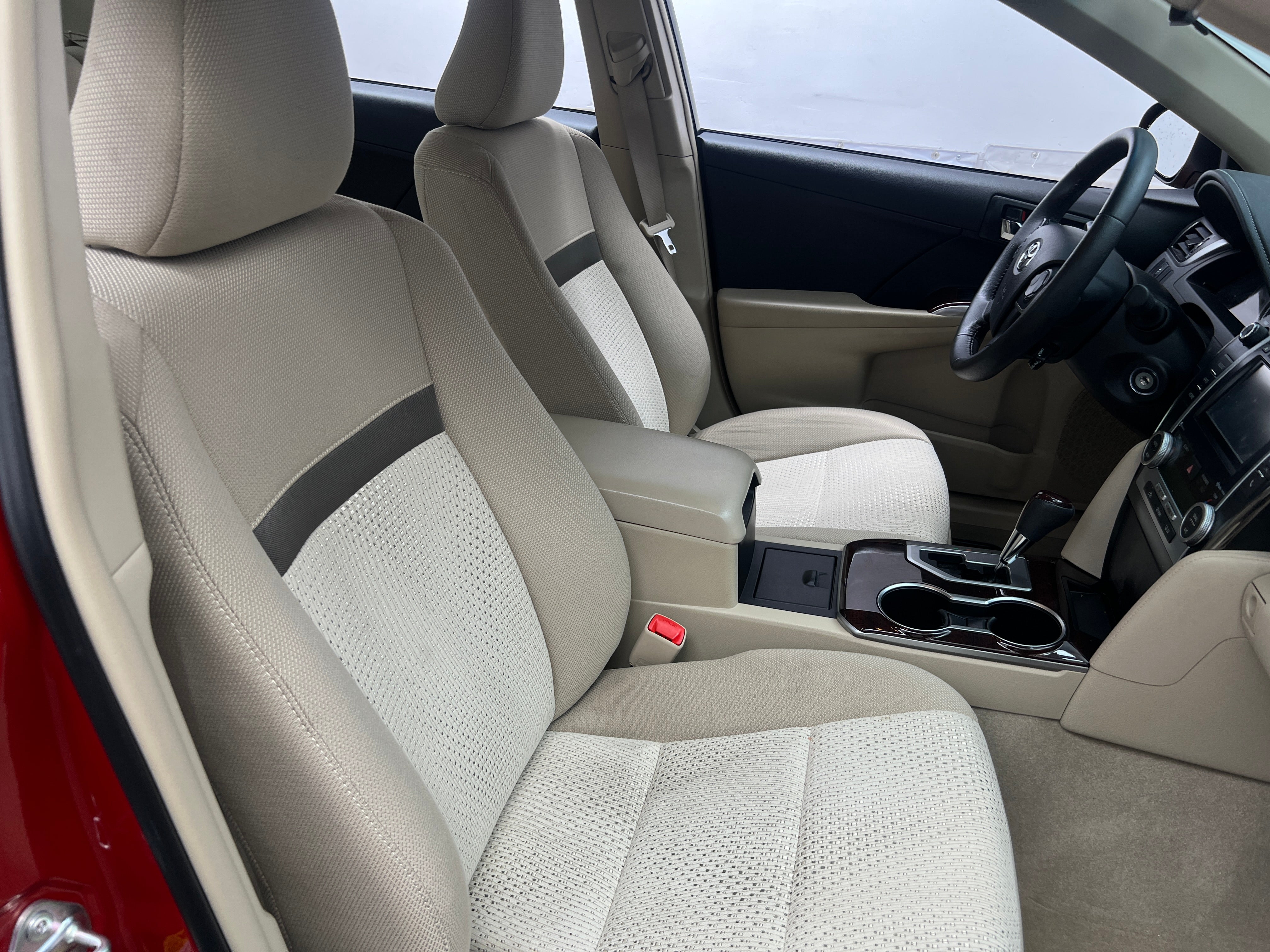 2014 Toyota Camry XLE 2