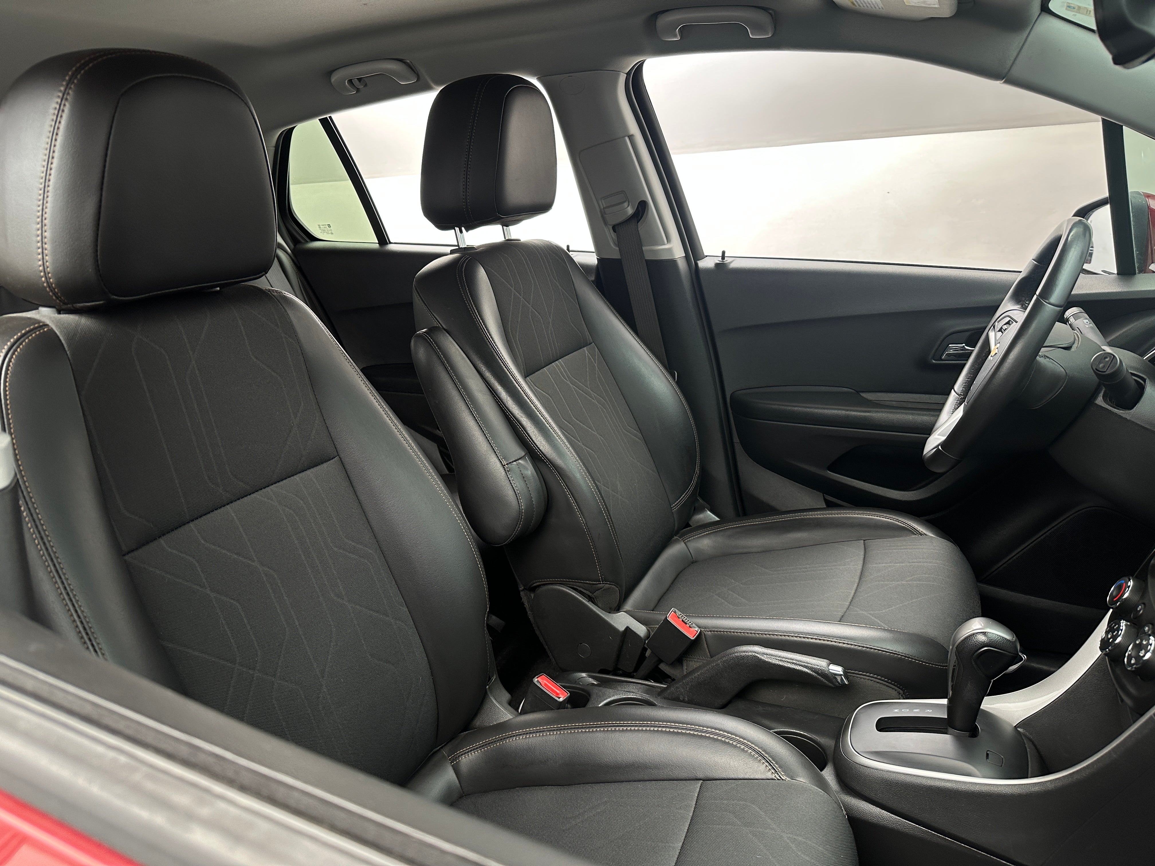2021 Chevrolet Trax LT 2