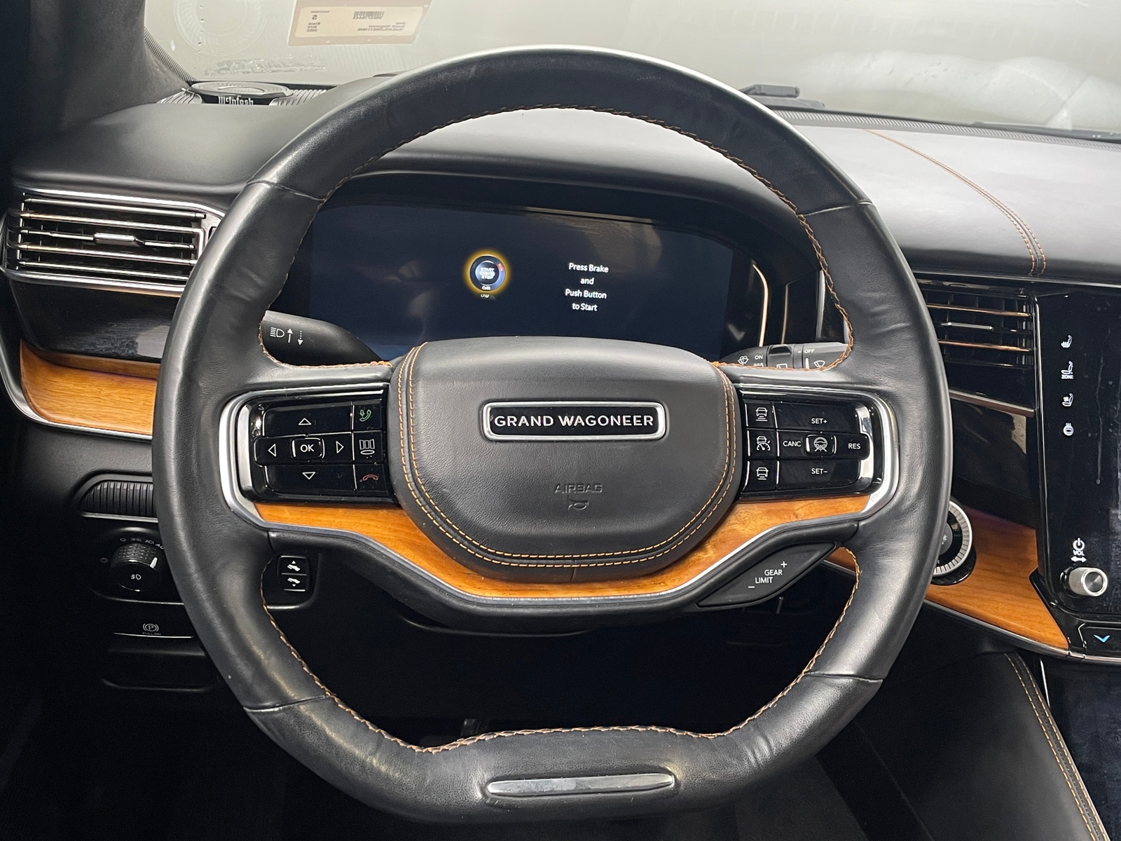 Thumbnail: 2022 Jeep Grand Wagoneer - 4