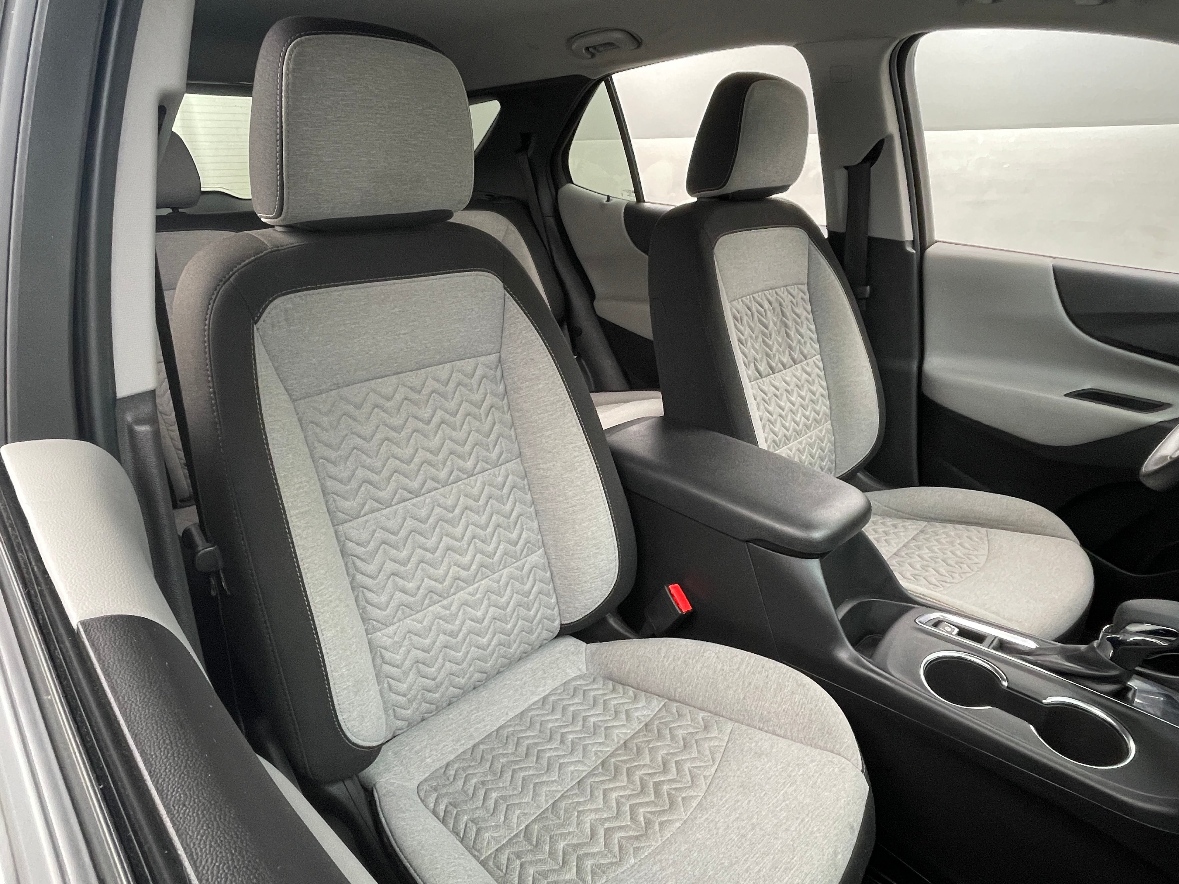 2022 Chevrolet Equinox LS 2