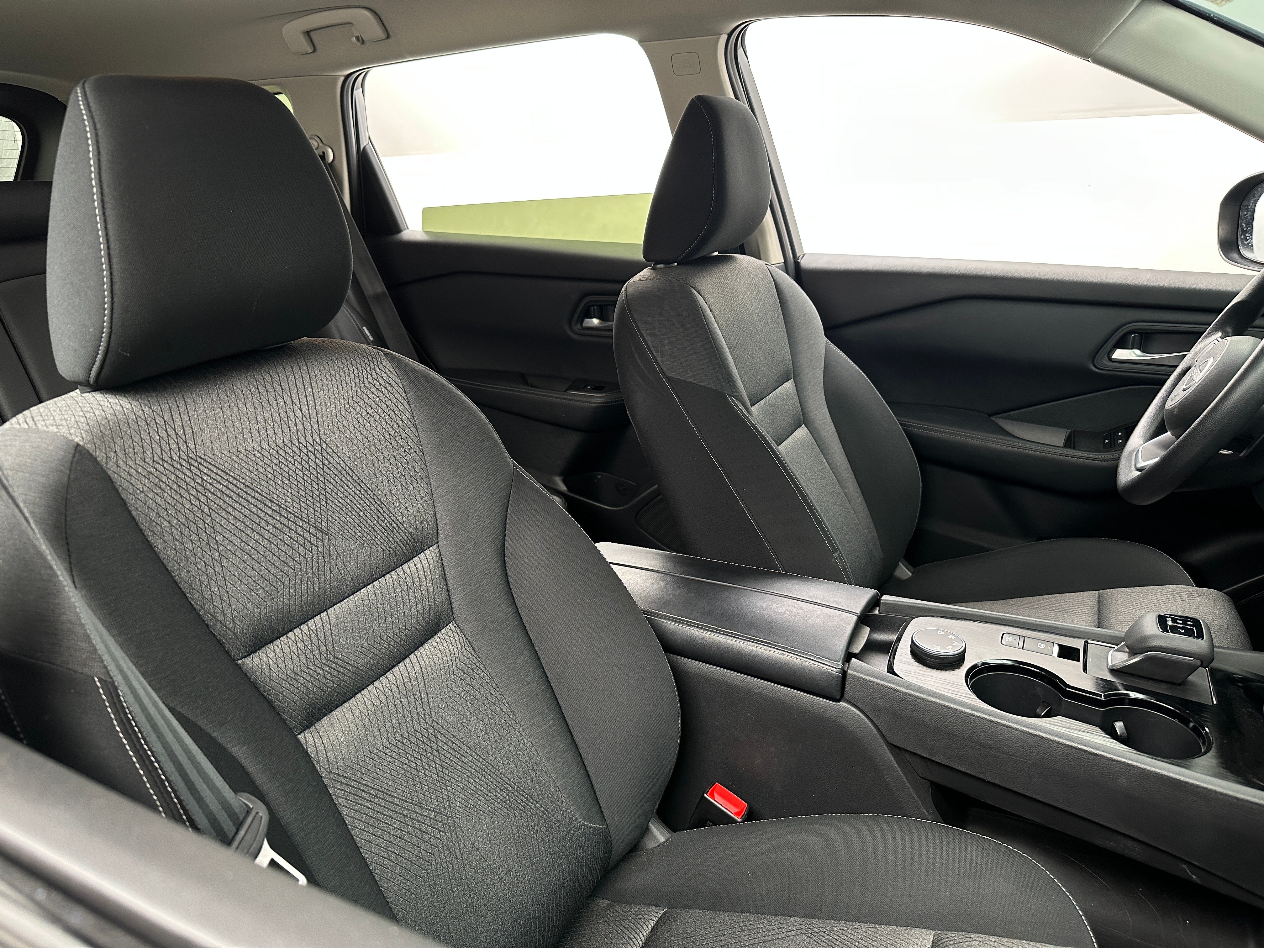 2024 Nissan Rogue SV 2