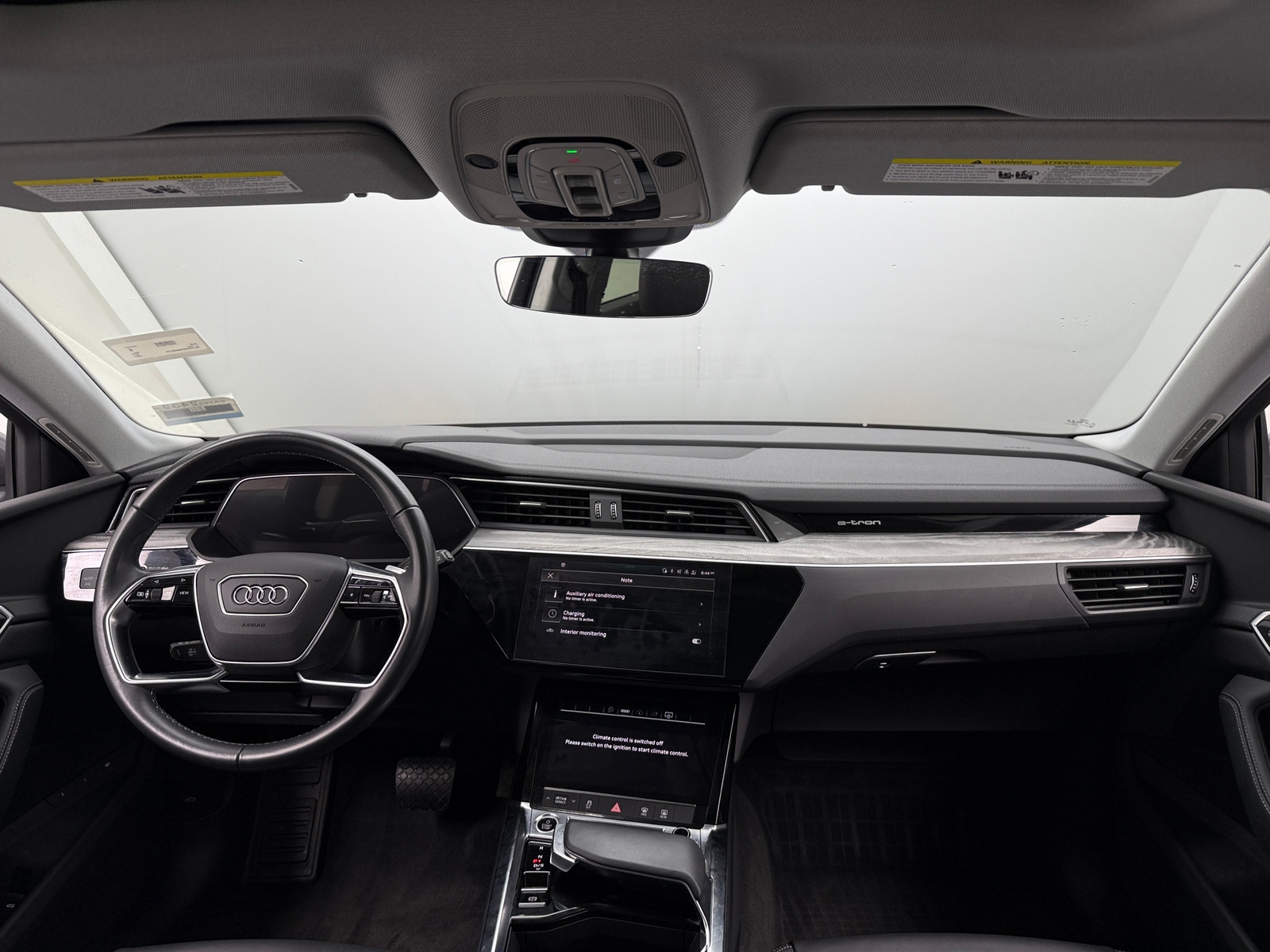 Thumbnail: 2022 Audi e-tron - 2