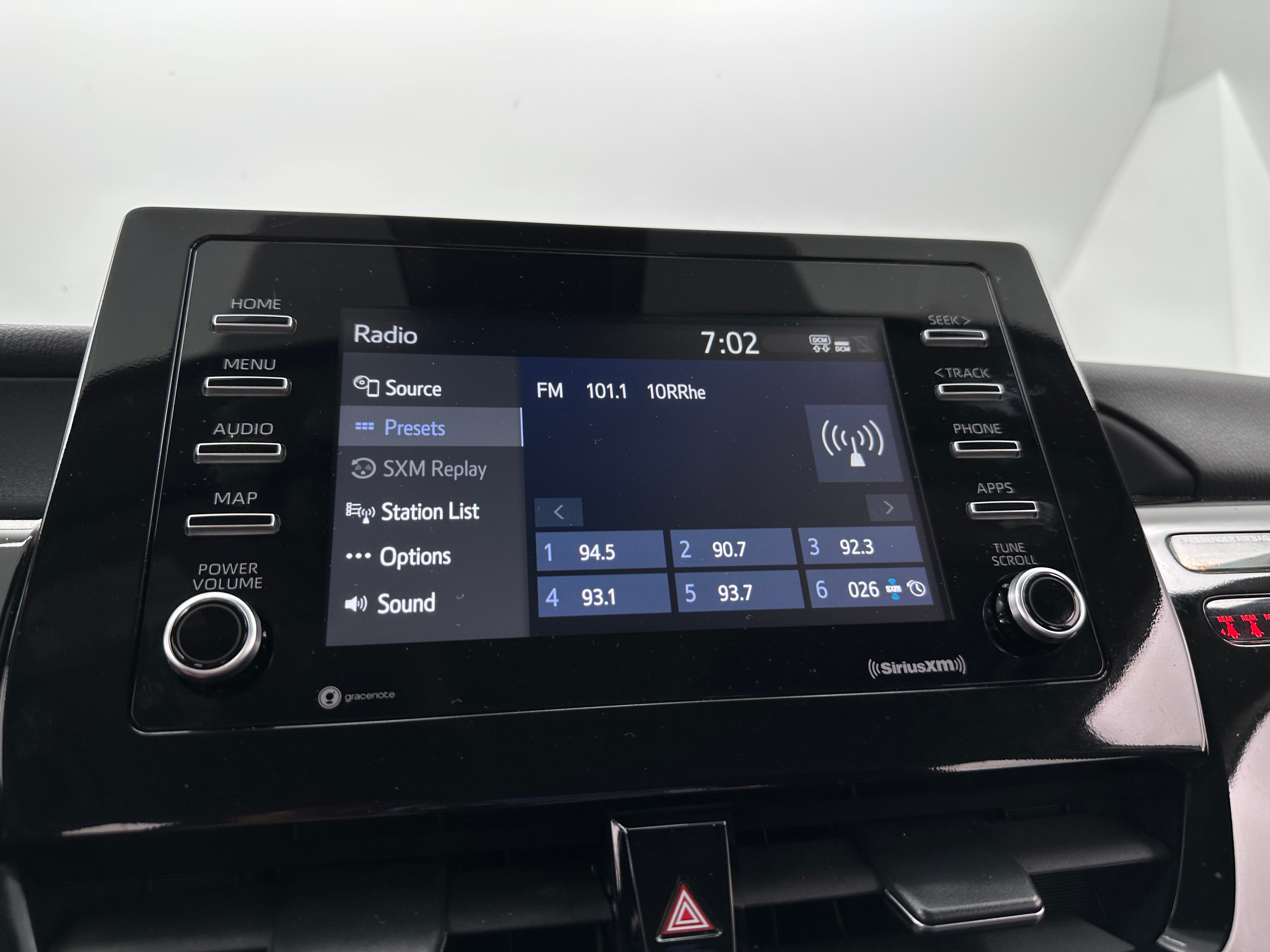 2024 Toyota Camry SE 3
