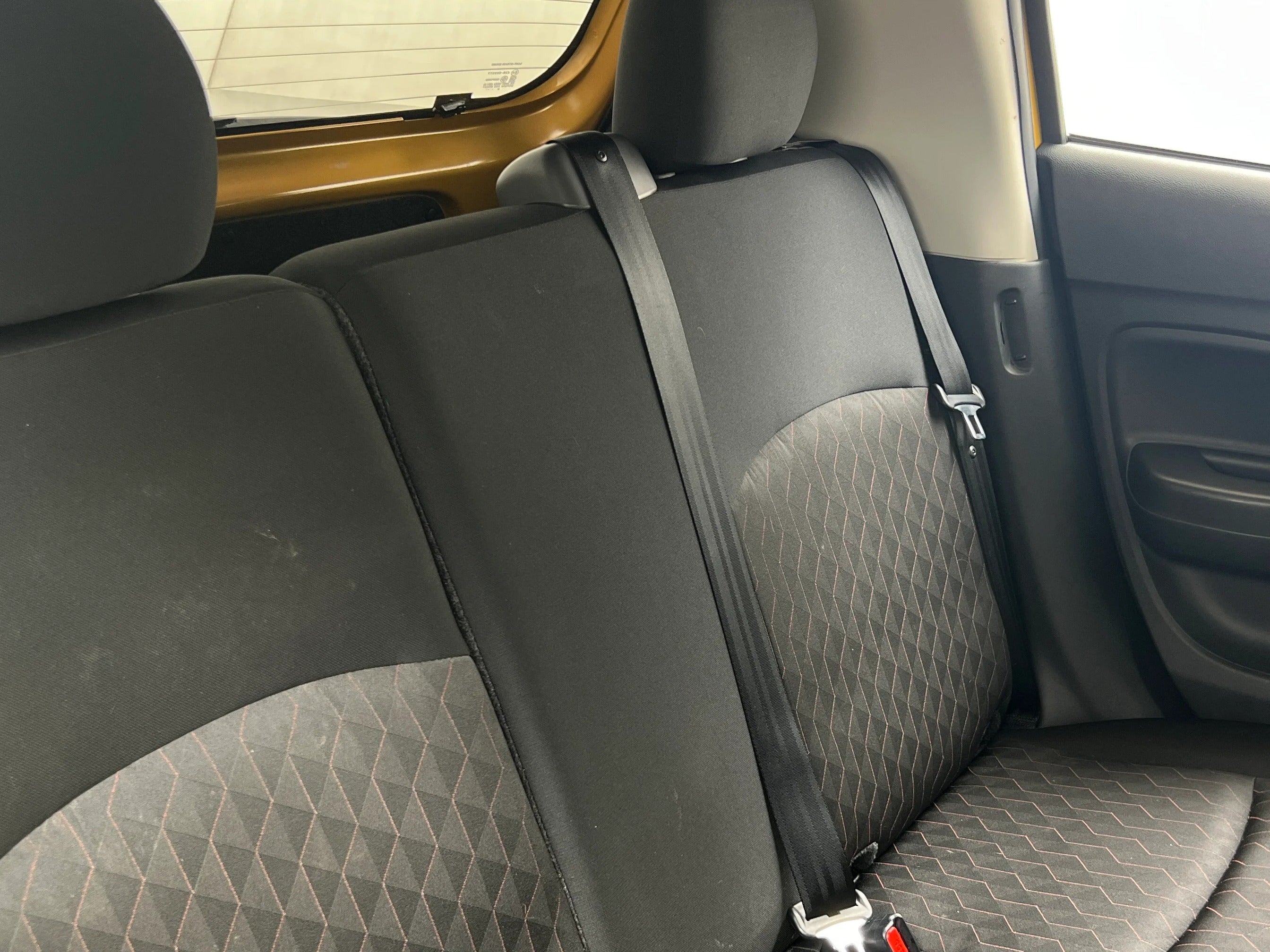 2021 Mitsubishi Mirage LE 6