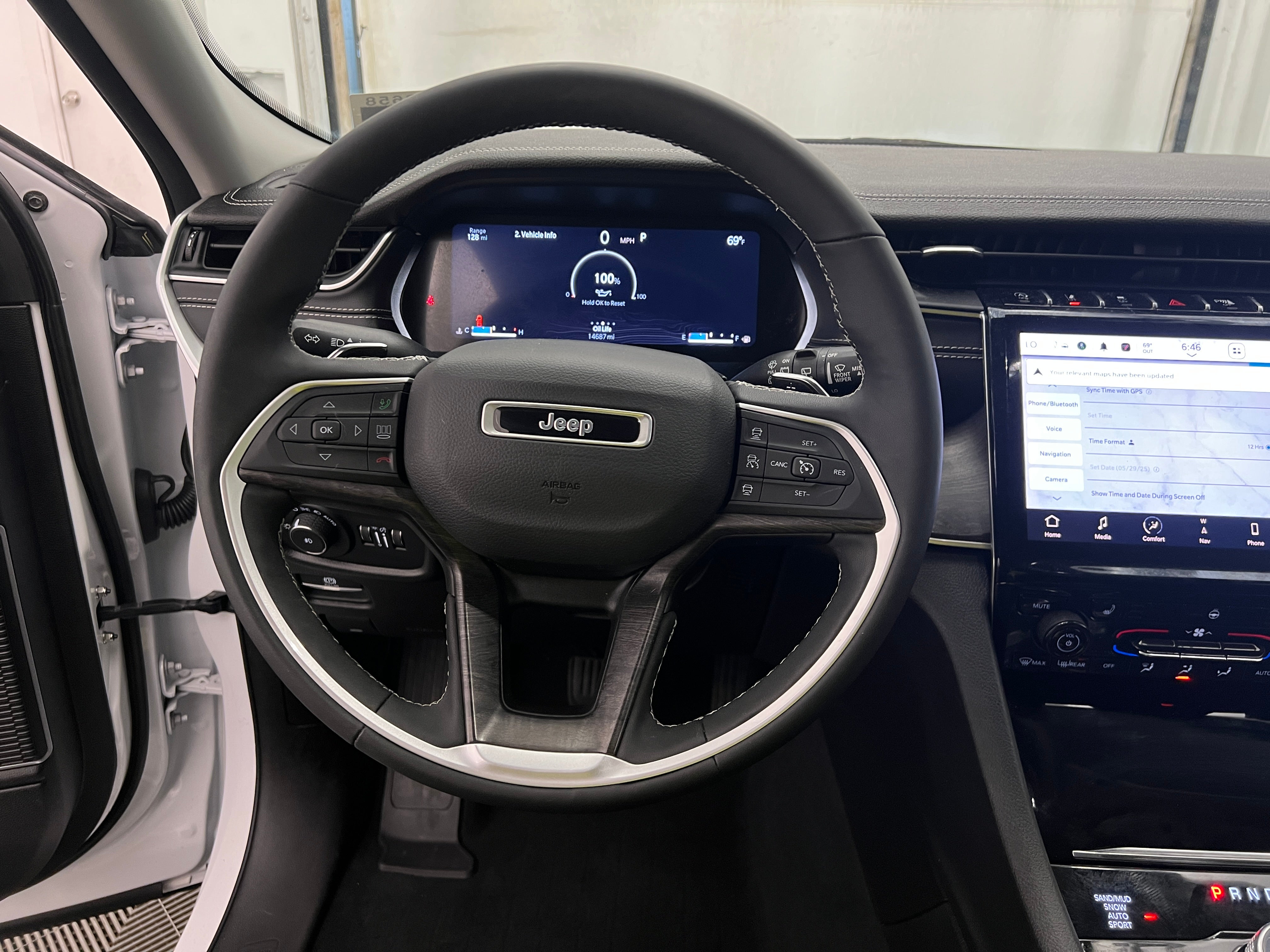 2023 Jeep Grand Cherokee L Limited Edition 4