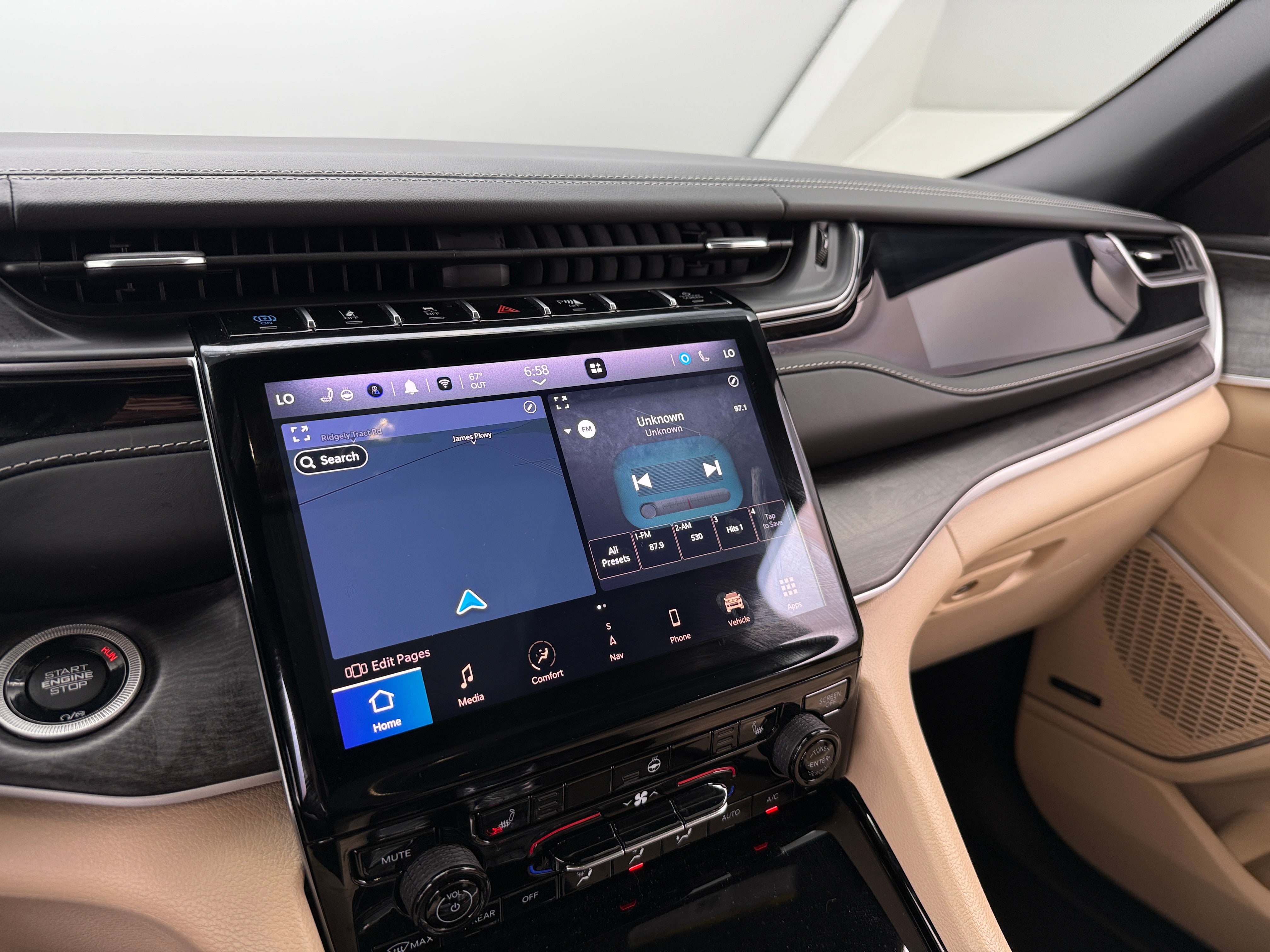 2022 Jeep Grand Cherokee SE 3