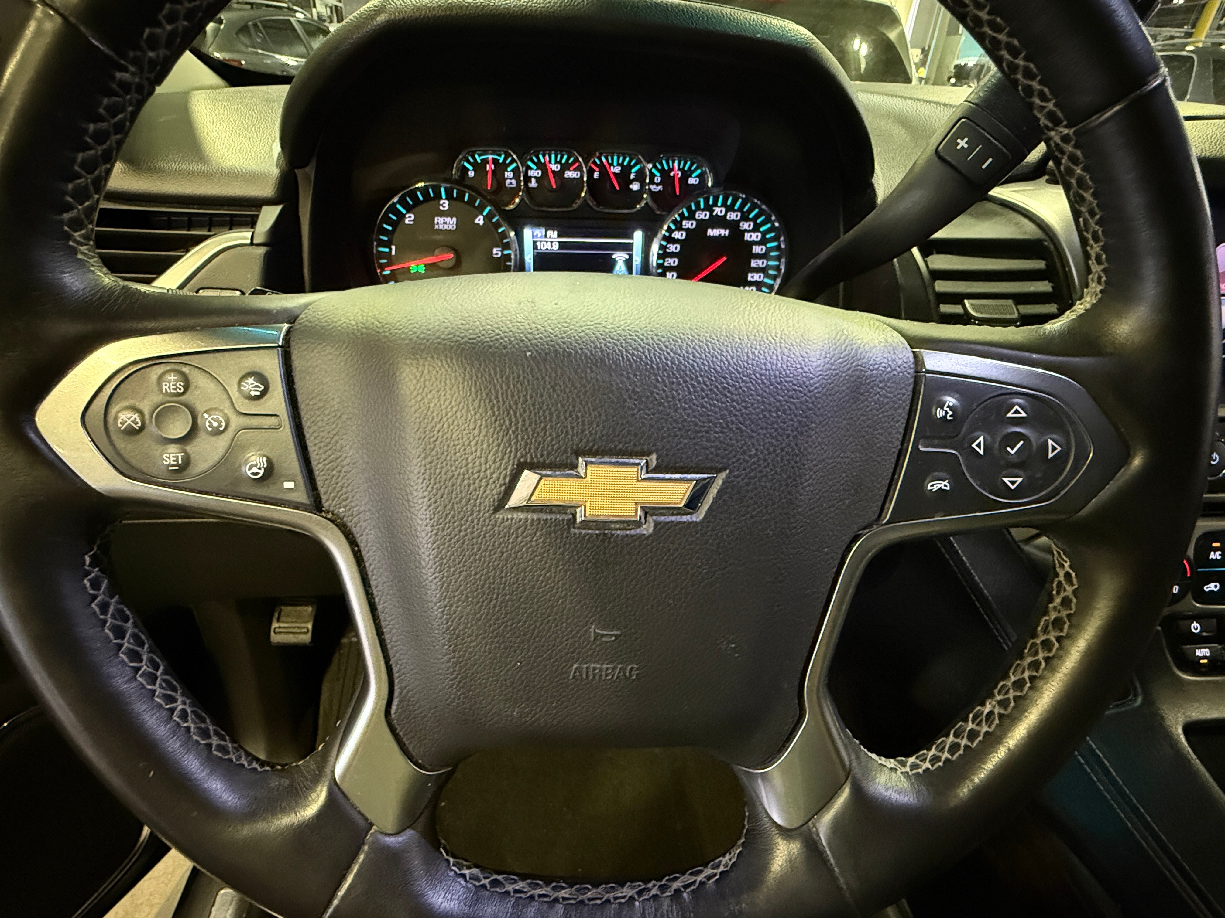 2015 Chevrolet Suburban LT 4