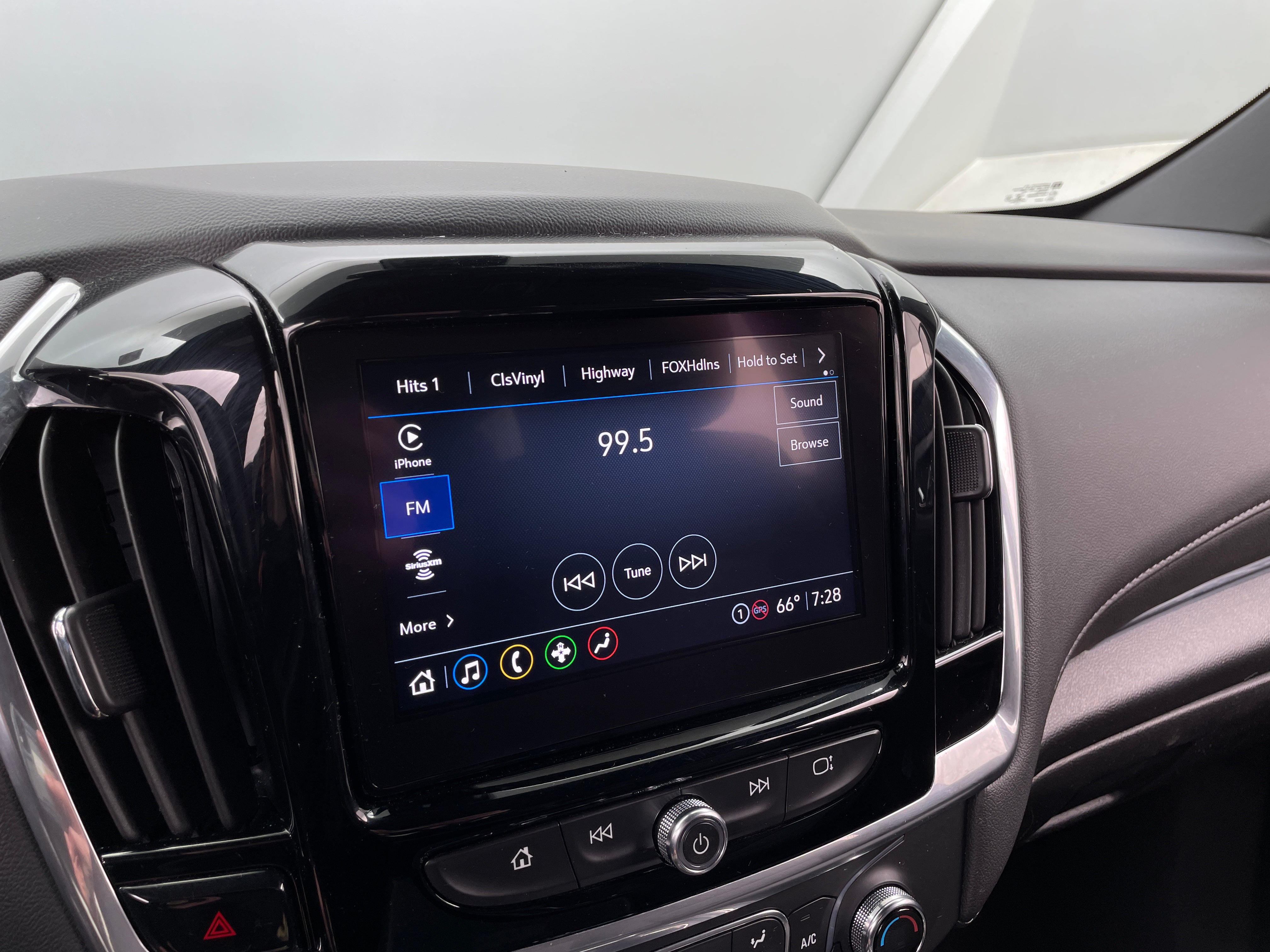 2022 Chevrolet Traverse LT 4