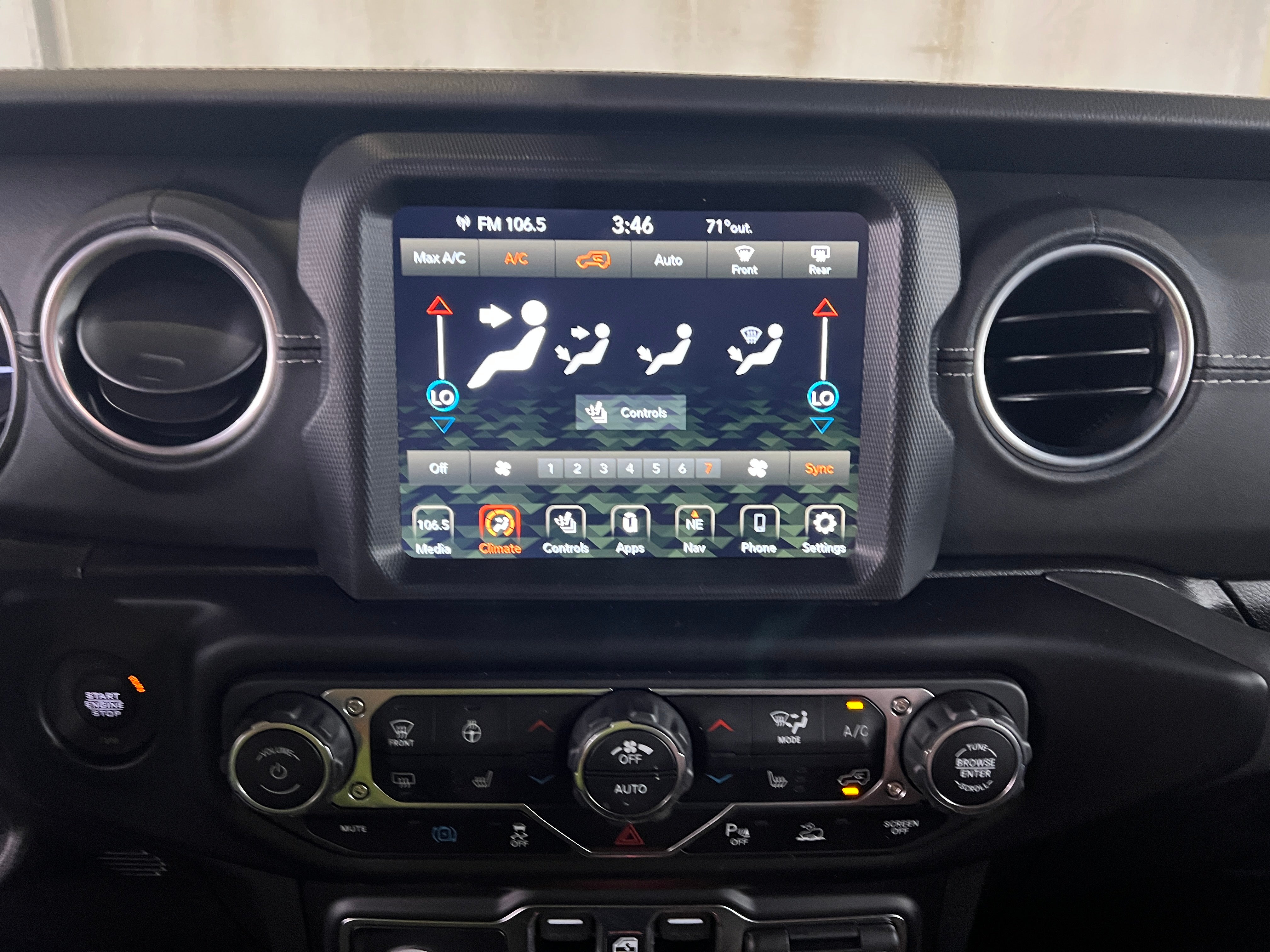 2022 Jeep Wrangler Unlimited Sahara 4xe 3