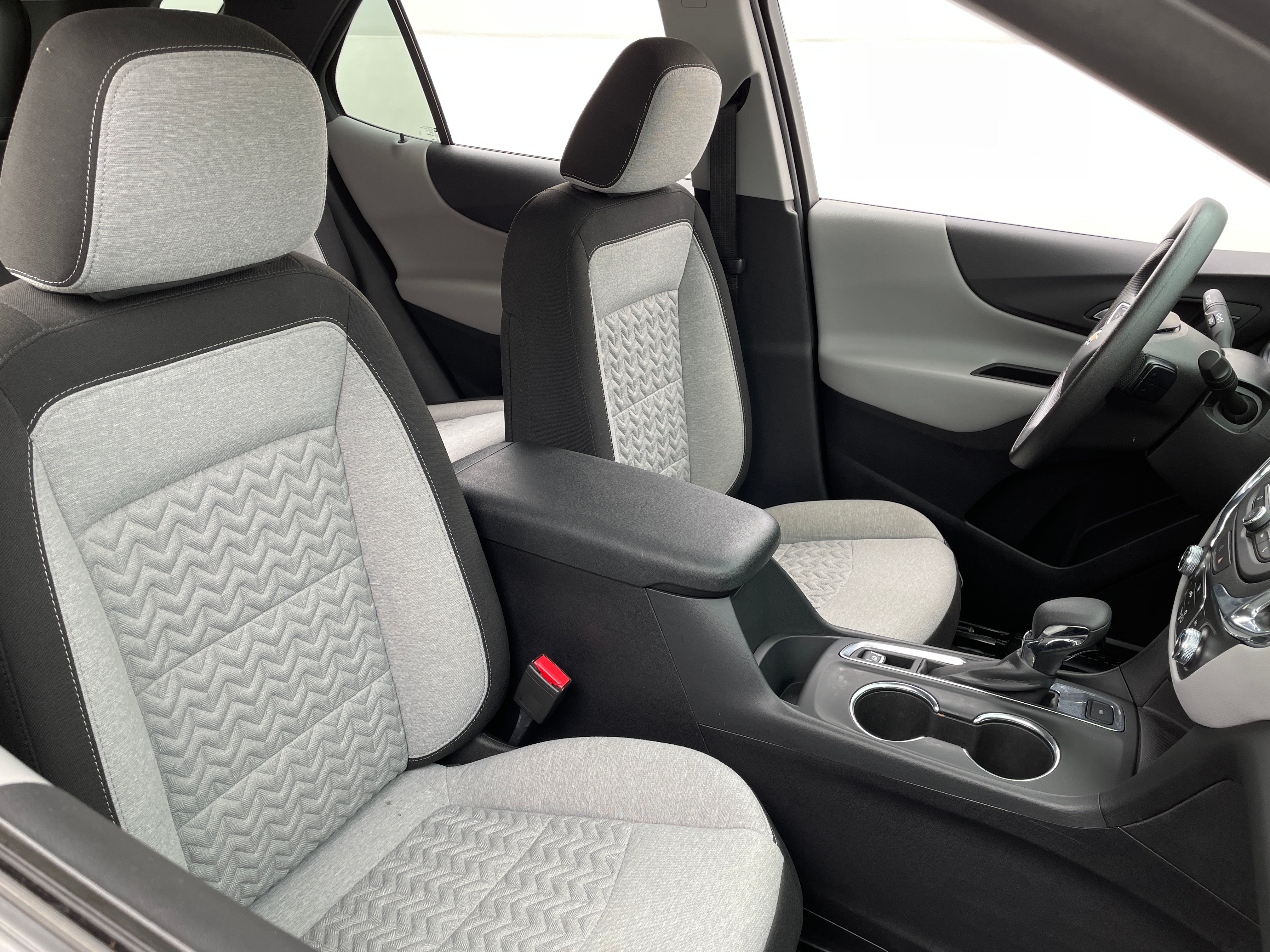 2022 Chevrolet Equinox LS 2