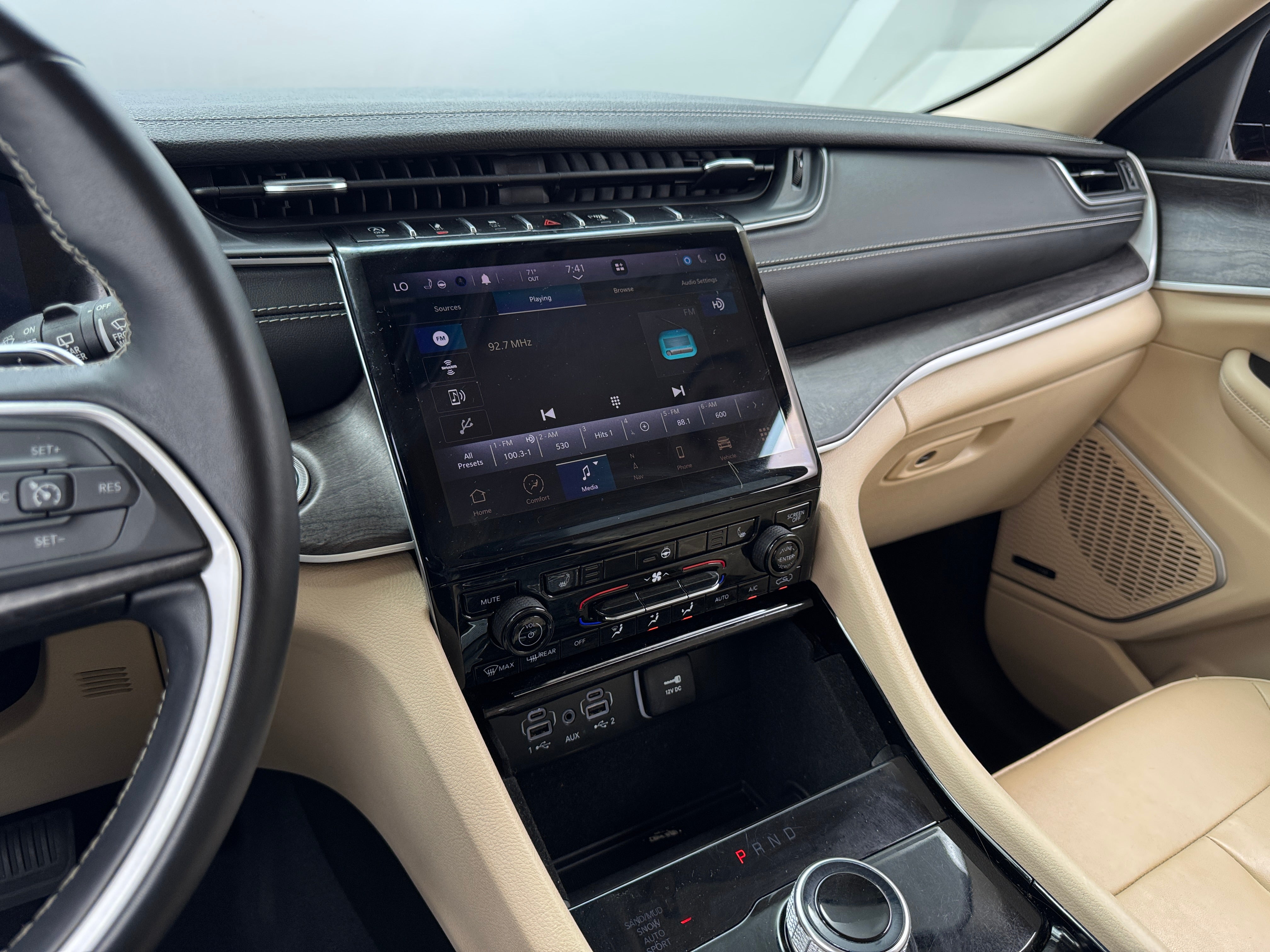 2021 Jeep Grand Cherokee L Limited Edition 3