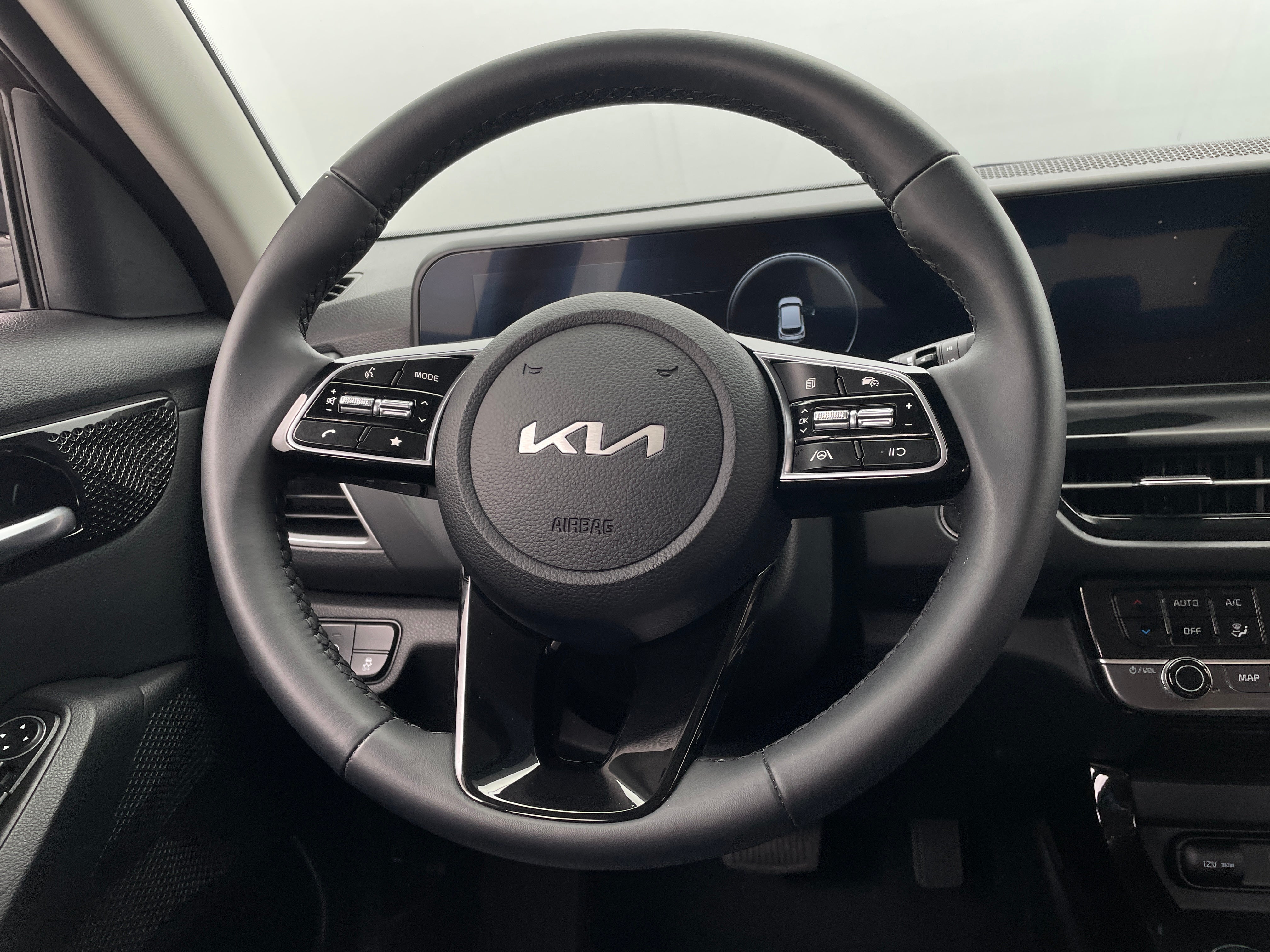 2024 Kia Seltos EX 4