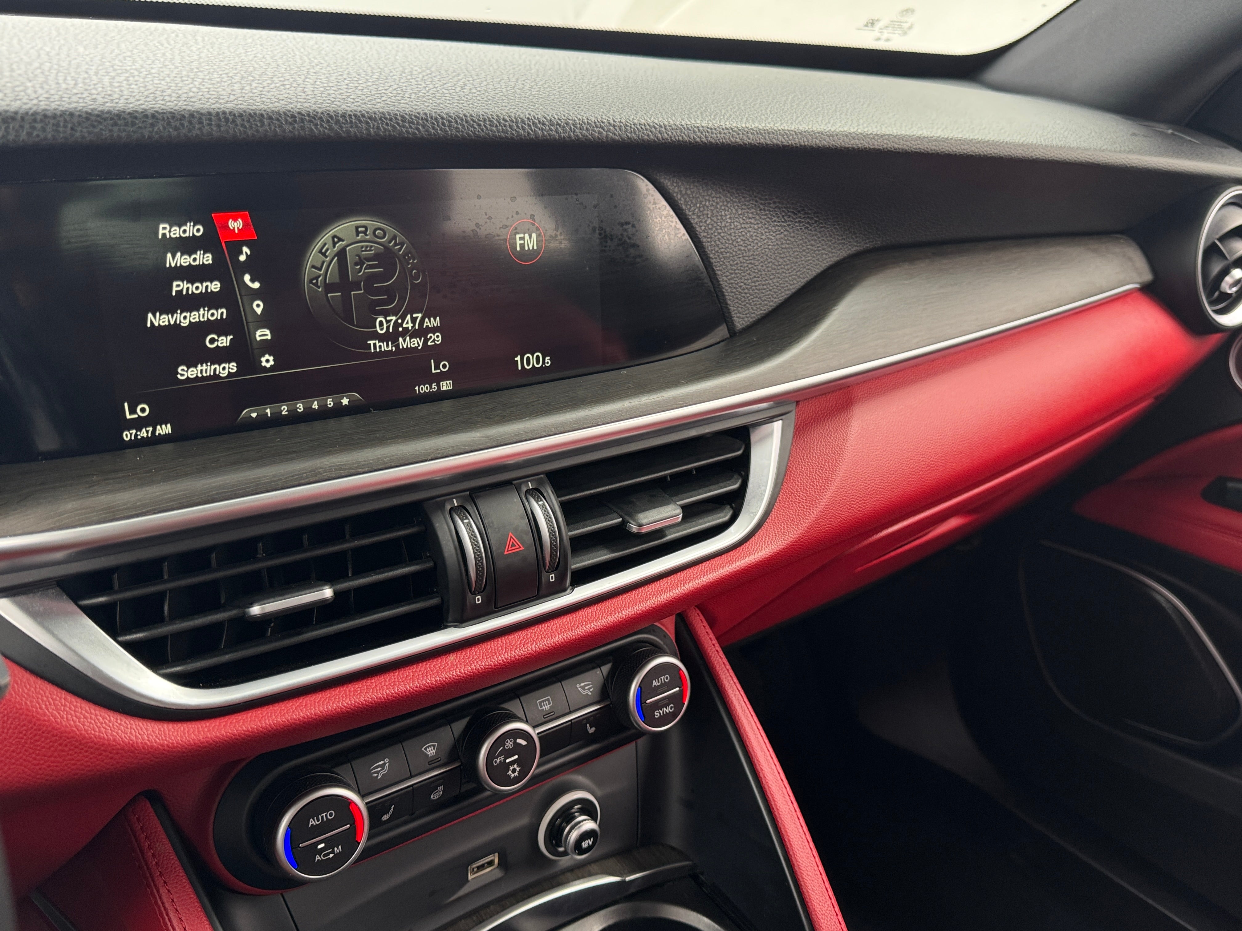 2018 Alfa Romeo Stelvio Ti Sport 3