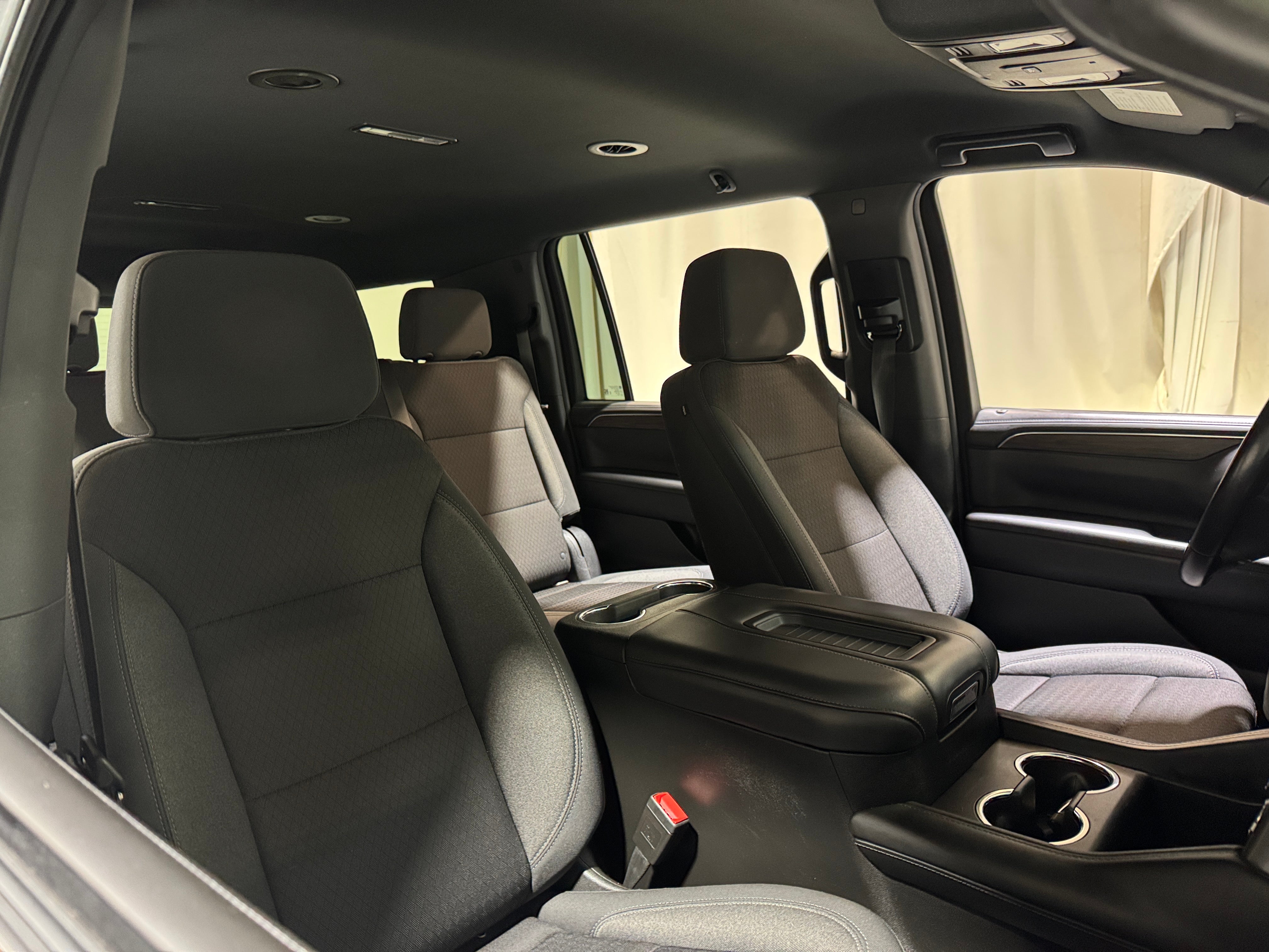2021 Chevrolet Suburban LS 2