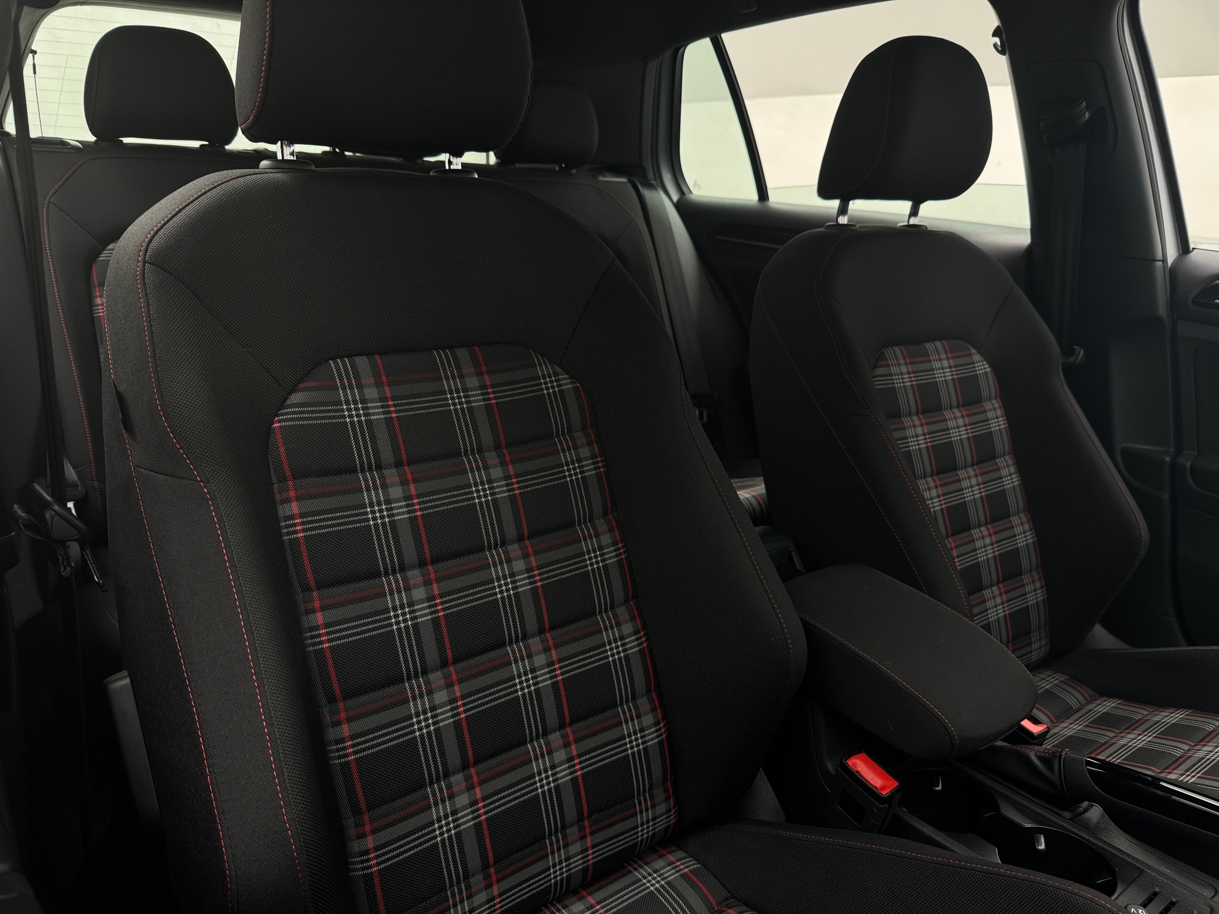 2017 Volkswagen Golf GTI S 2