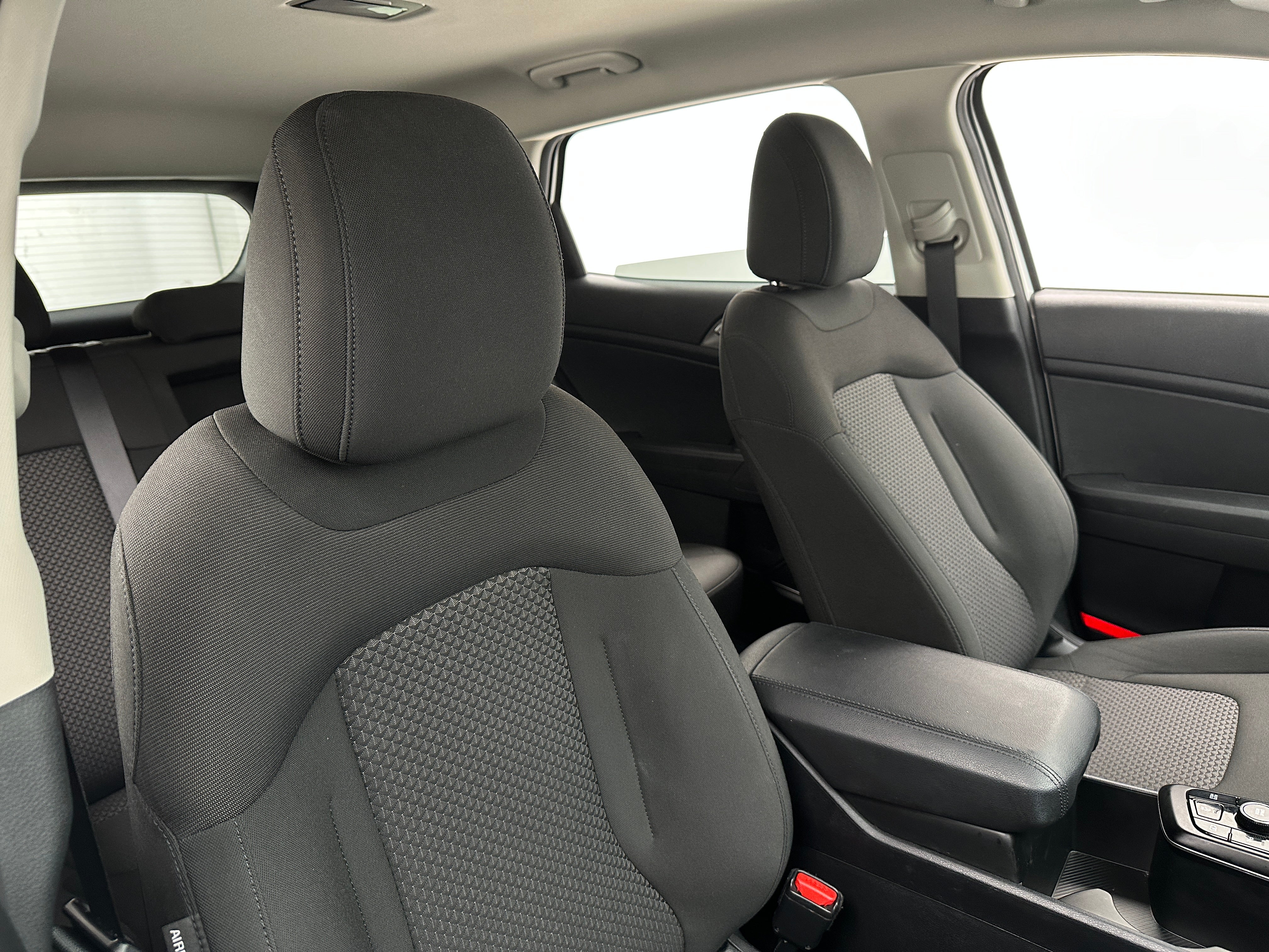 2024 Kia Sportage LX 2